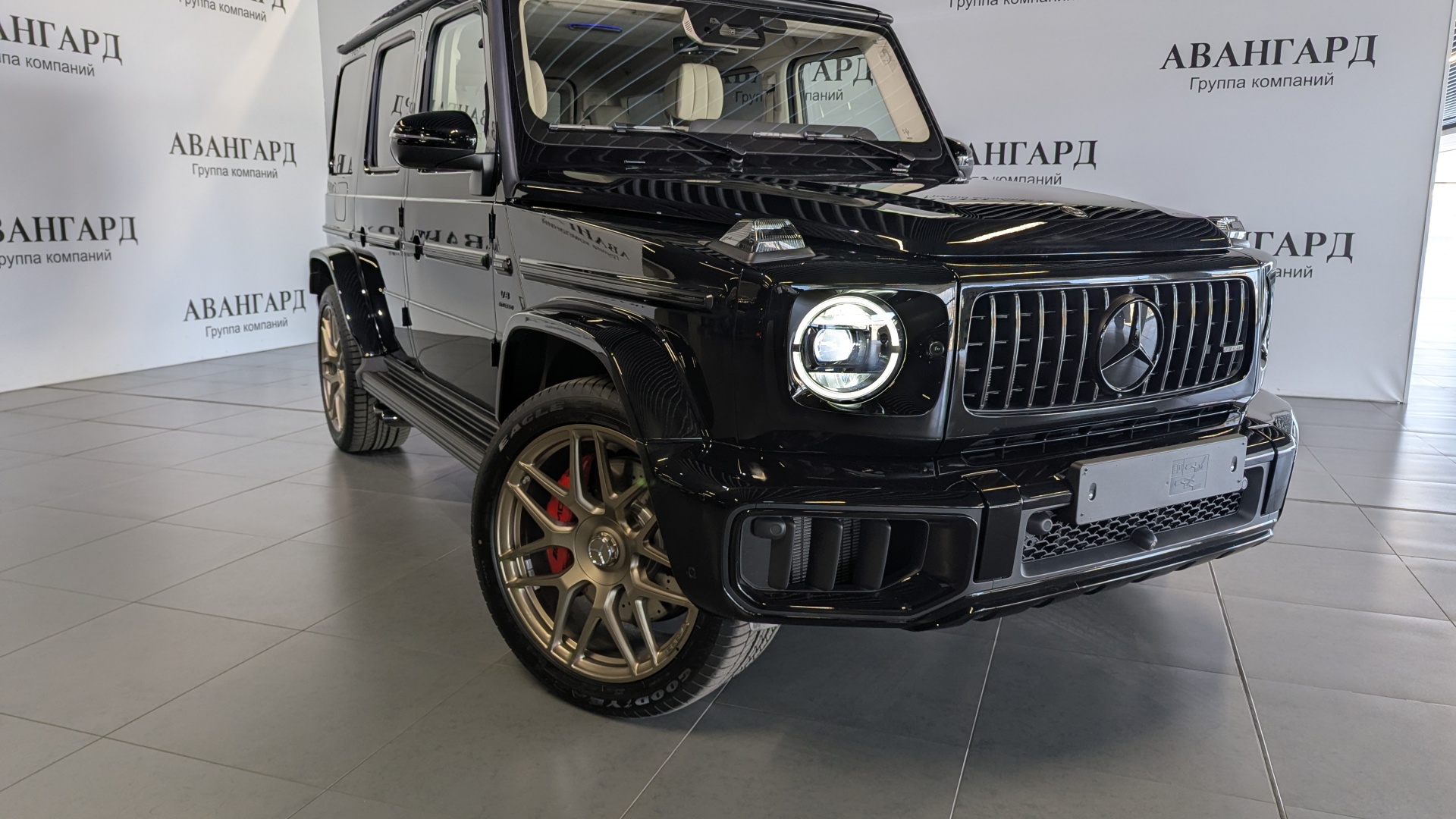 Mercedes-Benz AMG G 63 комплектация AMG G 63 двигатель 4 литра (585 л.с.) Черный
