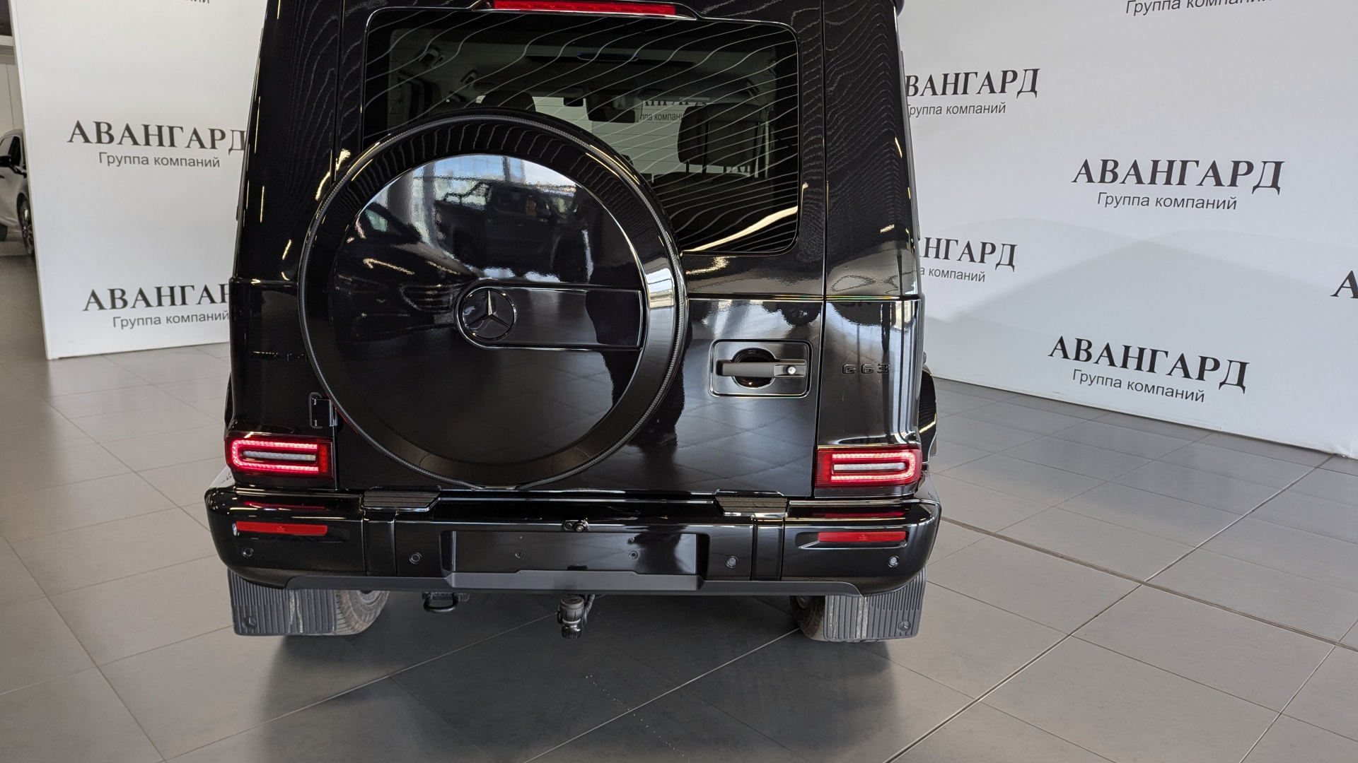 Mercedes-Benz AMG G 63 комплектация AMG G 63 двигатель 4 литра (585 л.с.) Черный