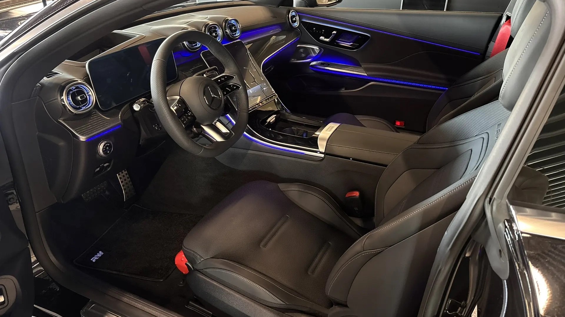 Mercedes-Benz AMG CLE 53 4MATIC+ купе двигатель 3 литра (449 л.с.) Черный