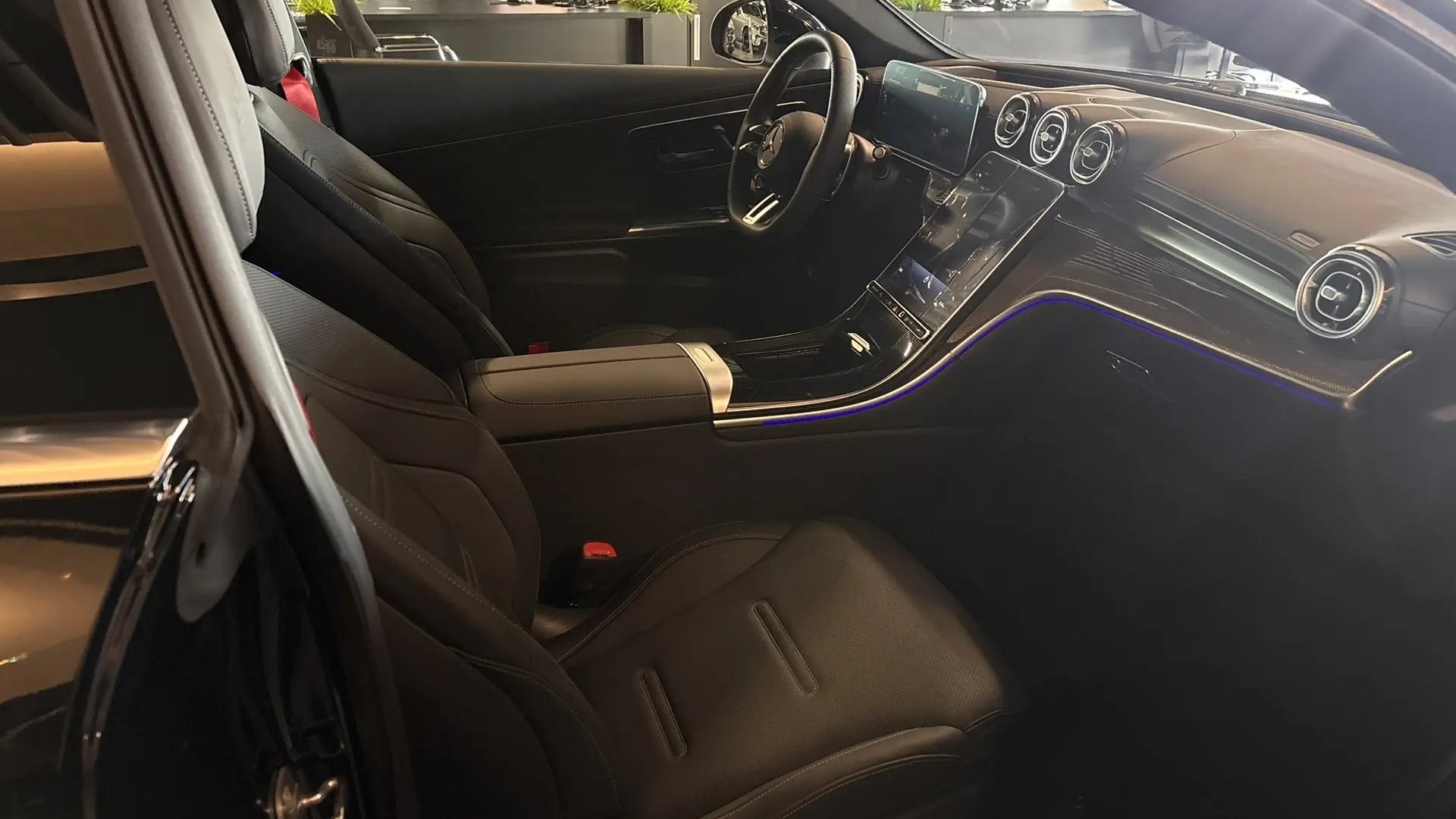 Mercedes-Benz AMG CLE 53 4MATIC+ купе двигатель 3 литра (449 л.с.) Черный