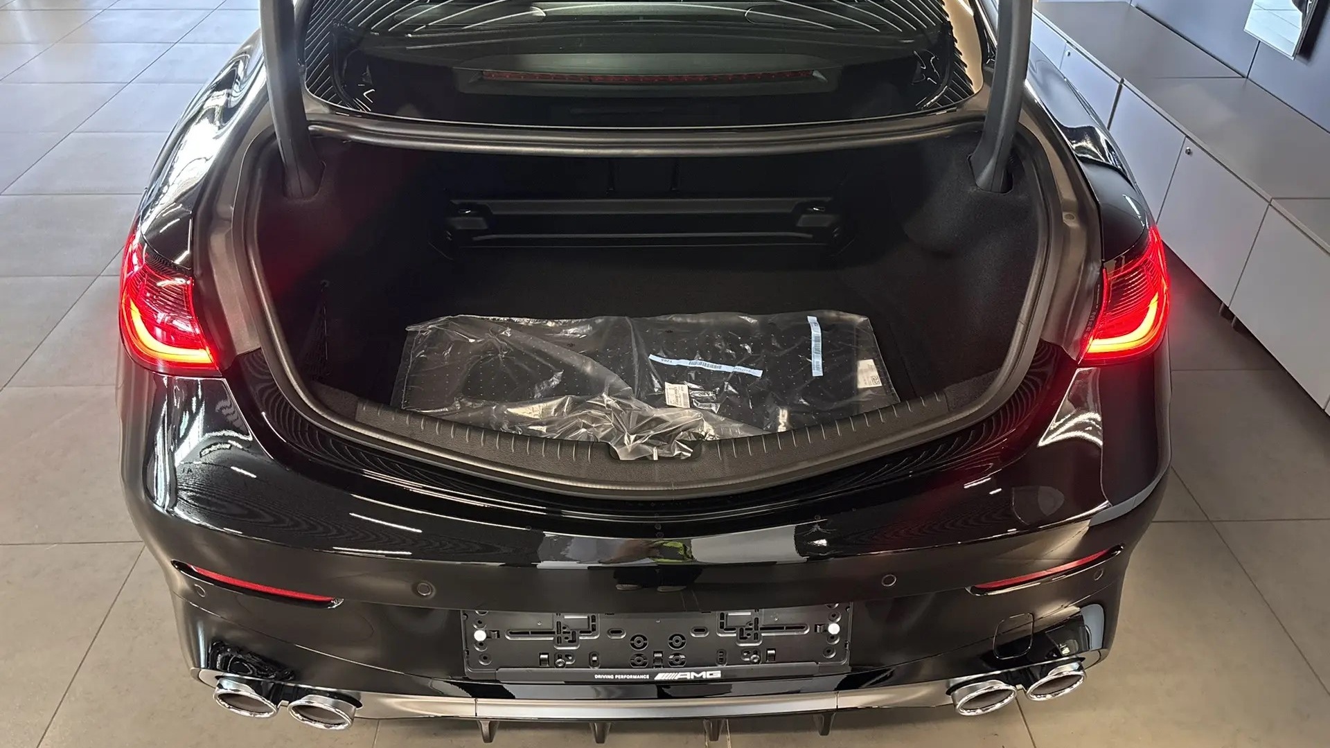 Mercedes-Benz AMG CLE 53 4MATIC+ купе двигатель 3 литра (449 л.с.) Черный