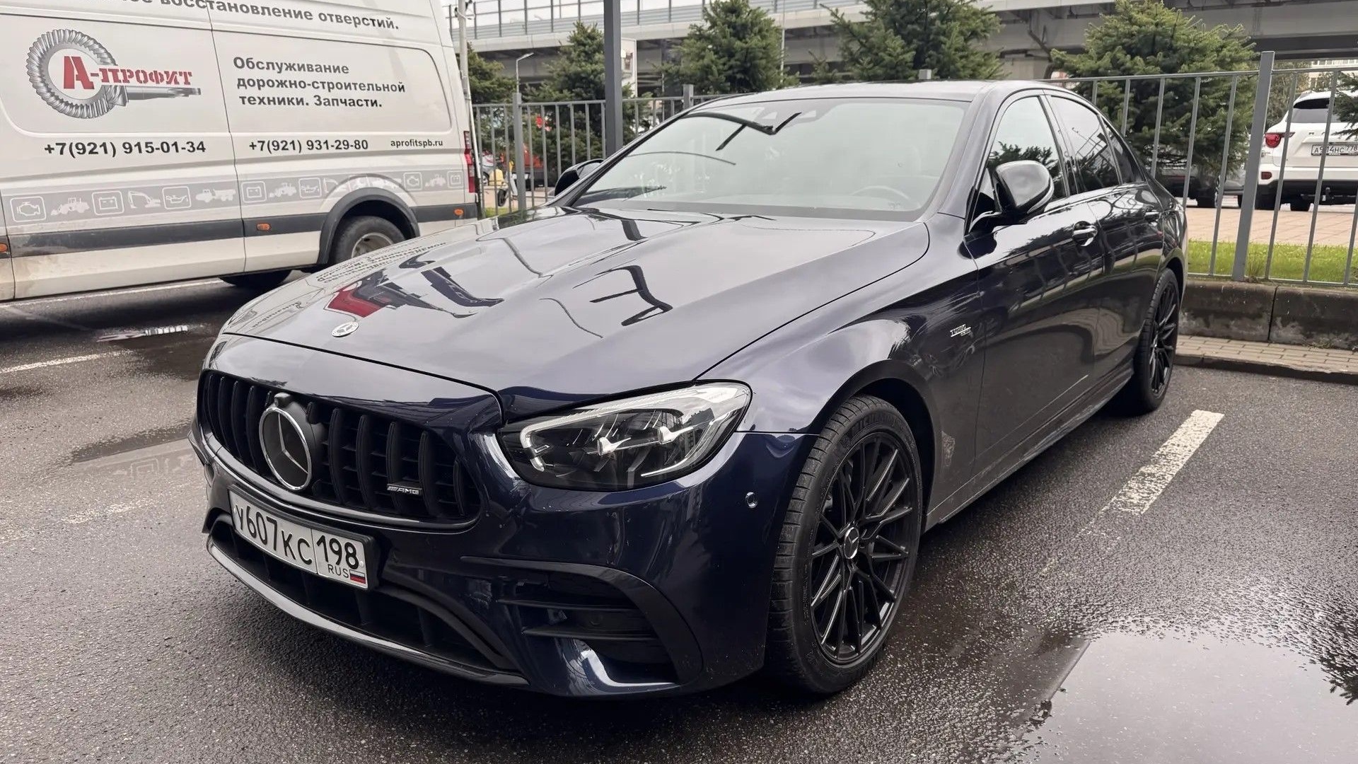Mercedes-Benz AMG E 53 4MATIC двигатель 3 литра (435 л.с.) Синий