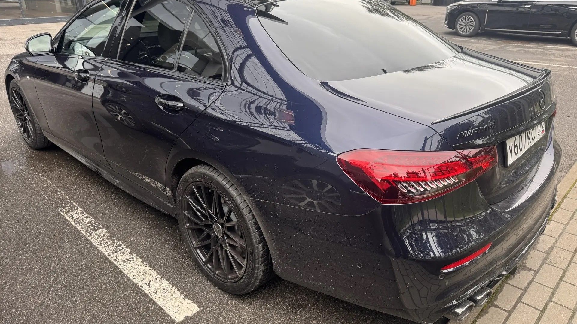 Mercedes-Benz AMG E 53 4MATIC двигатель 3 литра (435 л.с.) Синий
