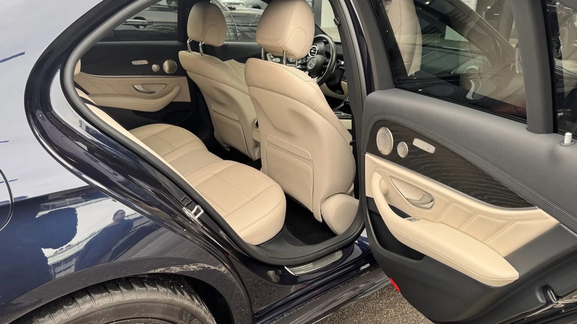 Mercedes-Benz AMG E 53 4MATIC двигатель 3 литра (435 л.с.) Синий