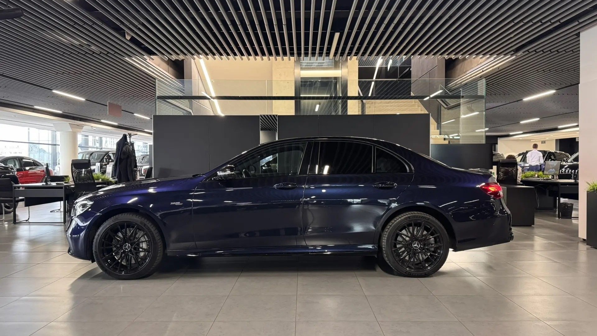 Mercedes-Benz AMG E 53 4MATIC двигатель 3 литра (435 л.с.) Синий
