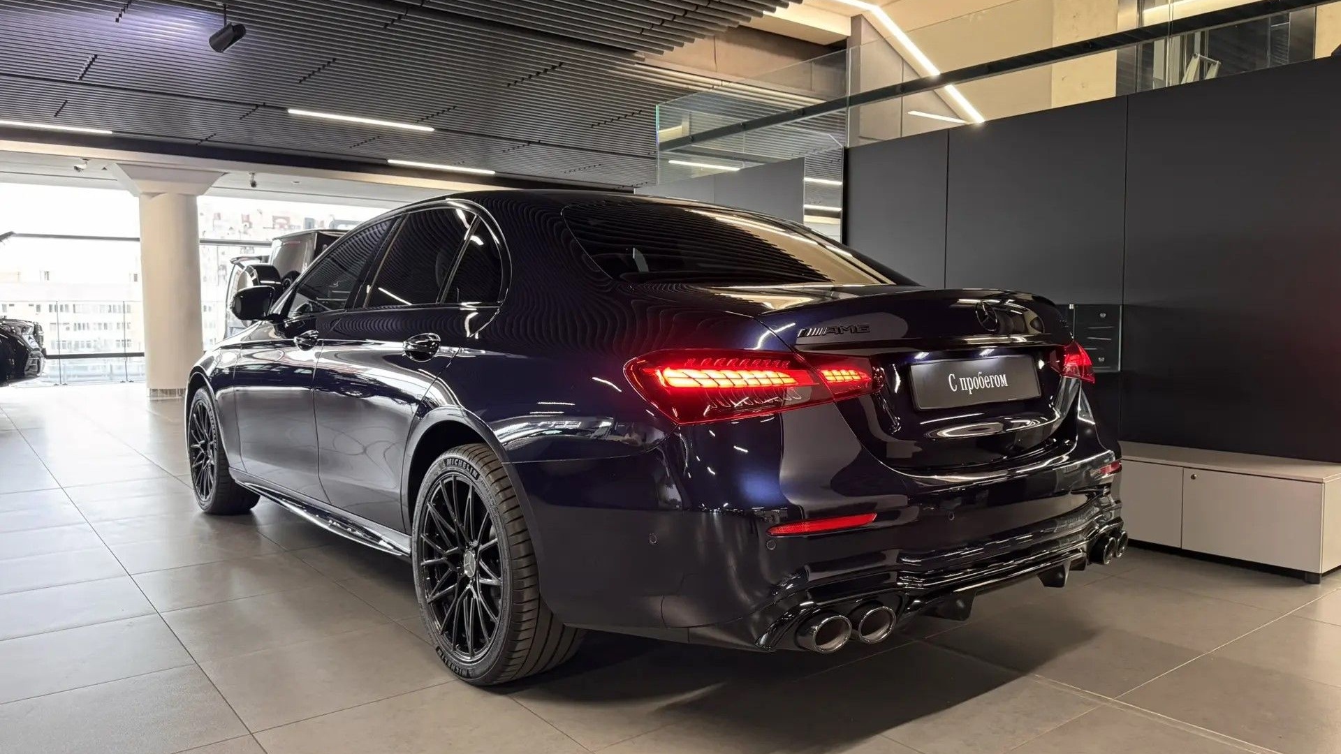 Mercedes-Benz AMG E 53 4MATIC двигатель 3 литра (435 л.с.) Синий
