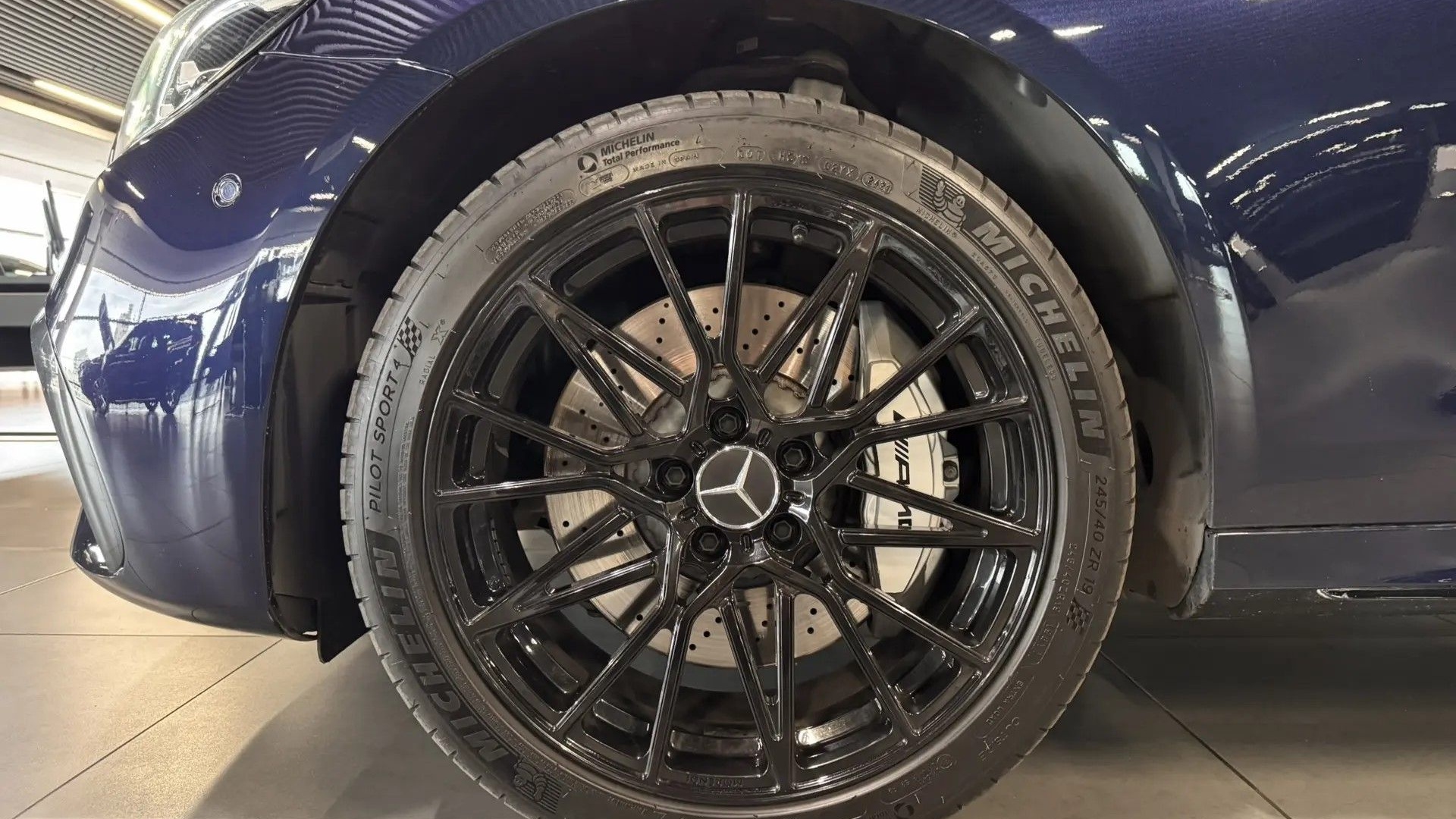 Mercedes-Benz AMG E 53 4MATIC двигатель 3 литра (435 л.с.) Синий