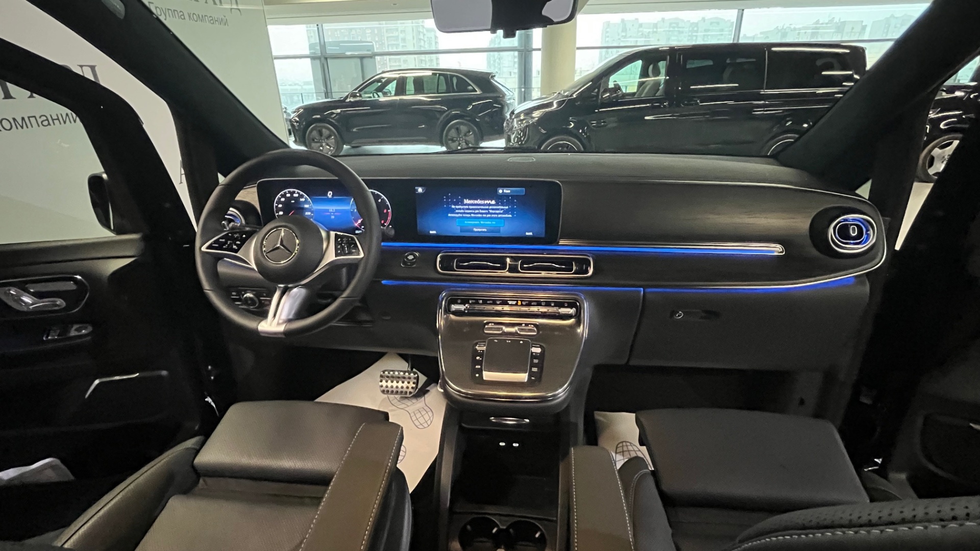 Mercedes-Benz комплектация EXCLUSIVE / L 300 d двигатель 2 литра (237 л.с.) Черный