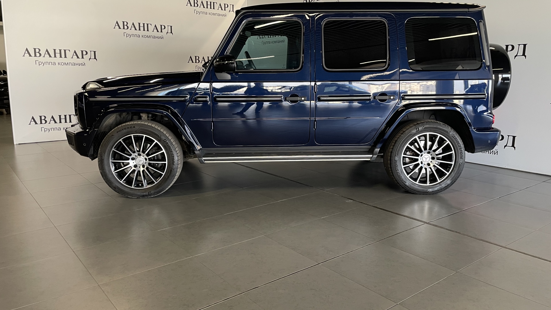 Mercedes-Benz G 500 двигатель 4 литра (422 л.с.) Синий