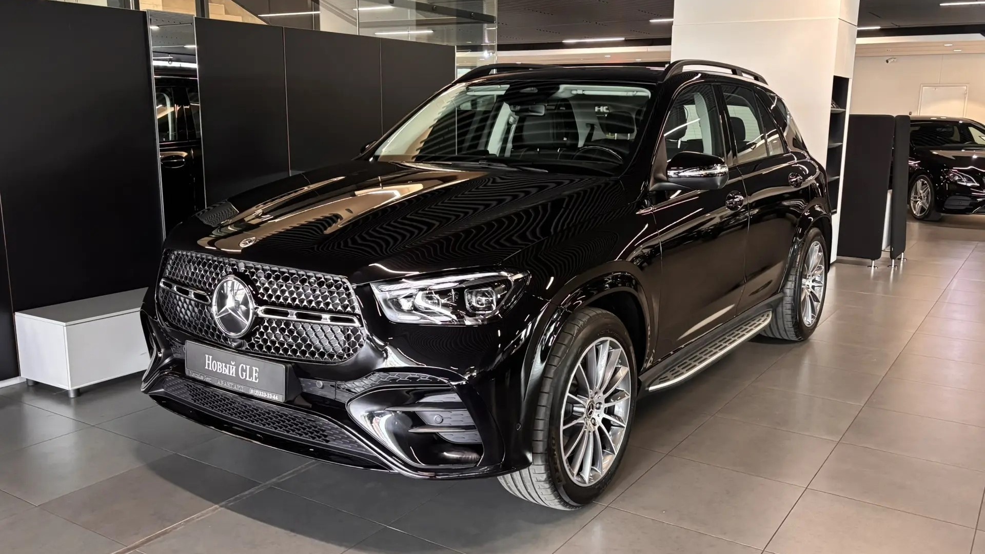 Mercedes-Benz GLE 450 4MATIC комплектация Sport Plus двигатель 3 литра (381 л.с.) Черный