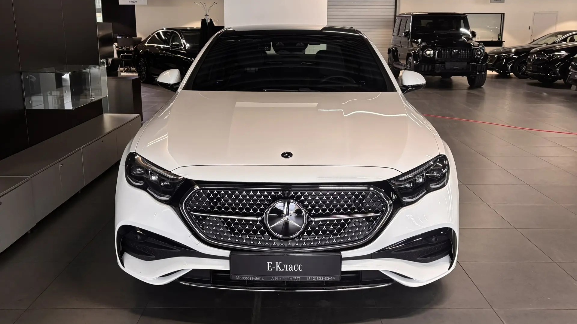 Mercedes-Benz E300 4MATIC комплектация Sport Plus двигатель 2 литра (258 л.с.) Белый