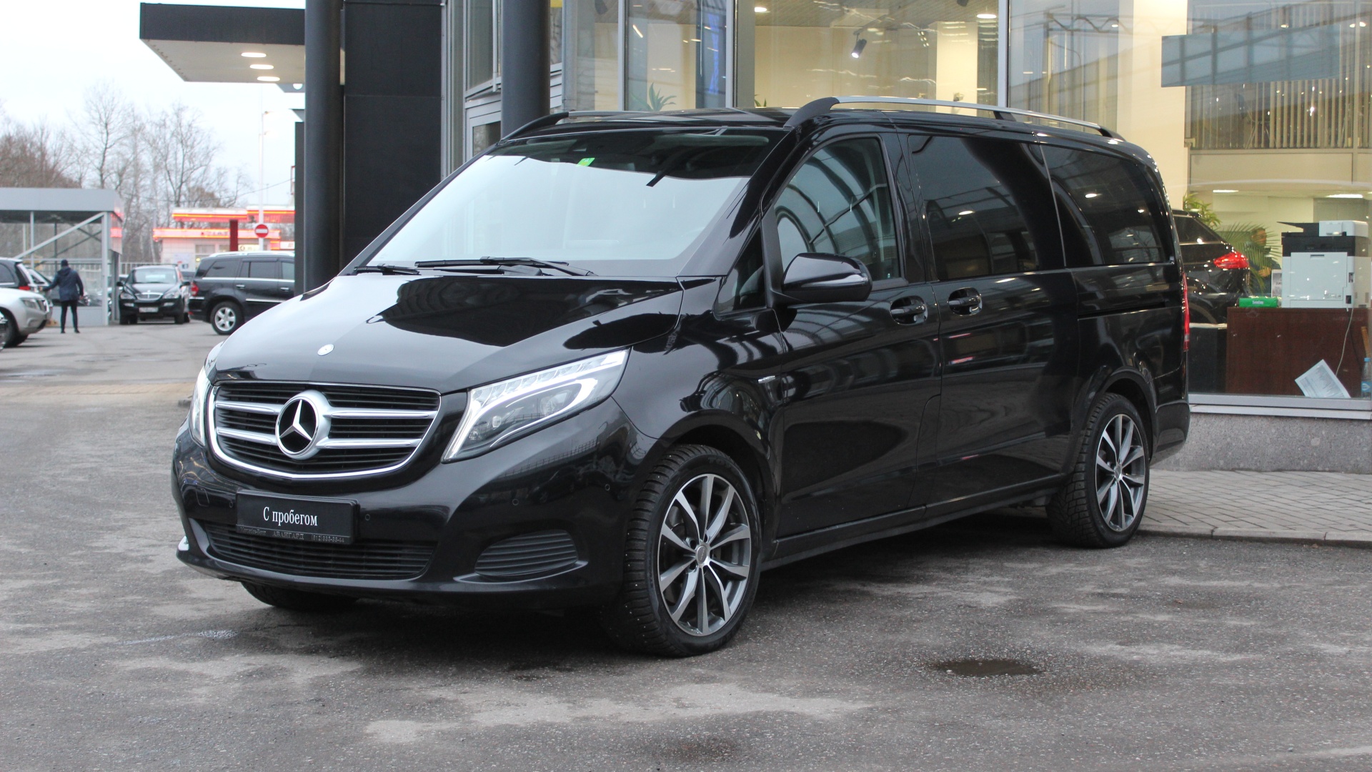 Mercedes-Benz комплектация Business двигатель 2.1 литра (190 л.с.) Черный