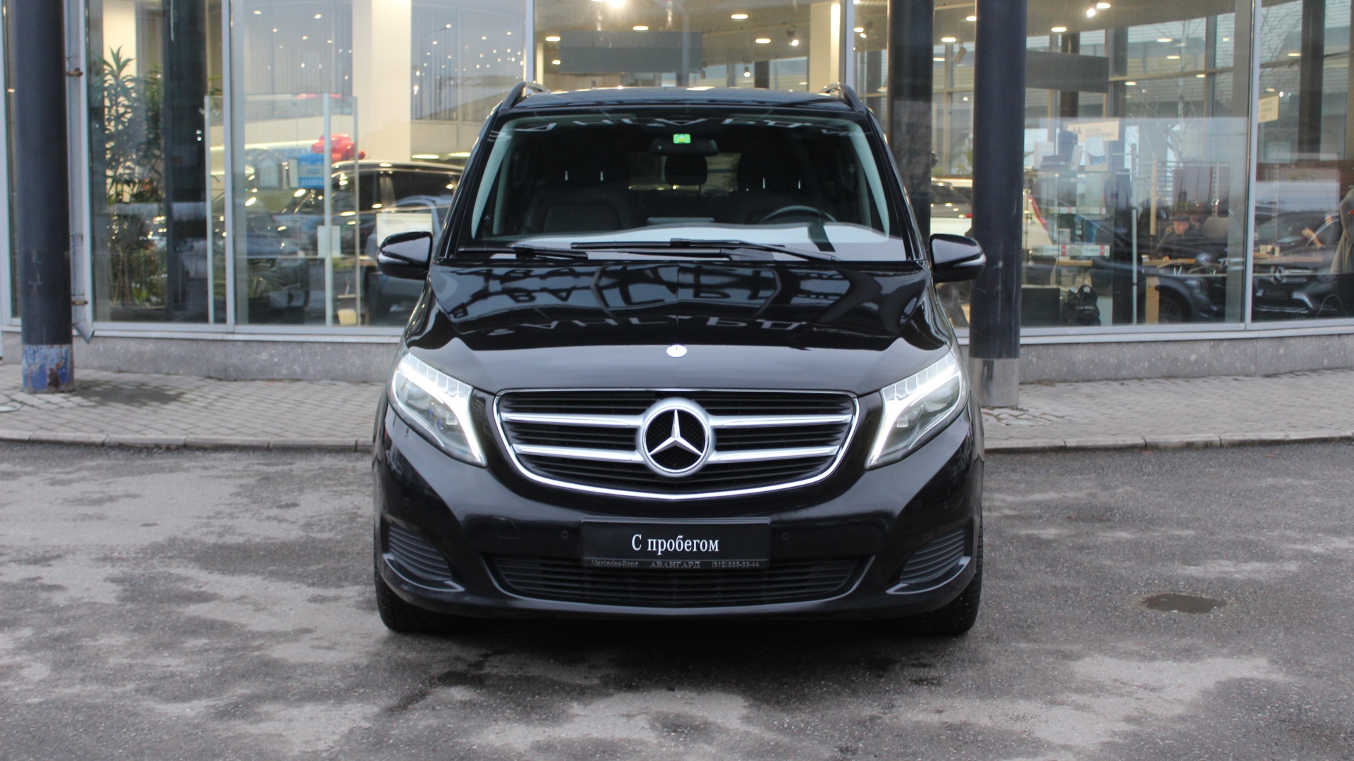 Mercedes-Benz комплектация Business двигатель 2.1 литра (190 л.с.) Черный