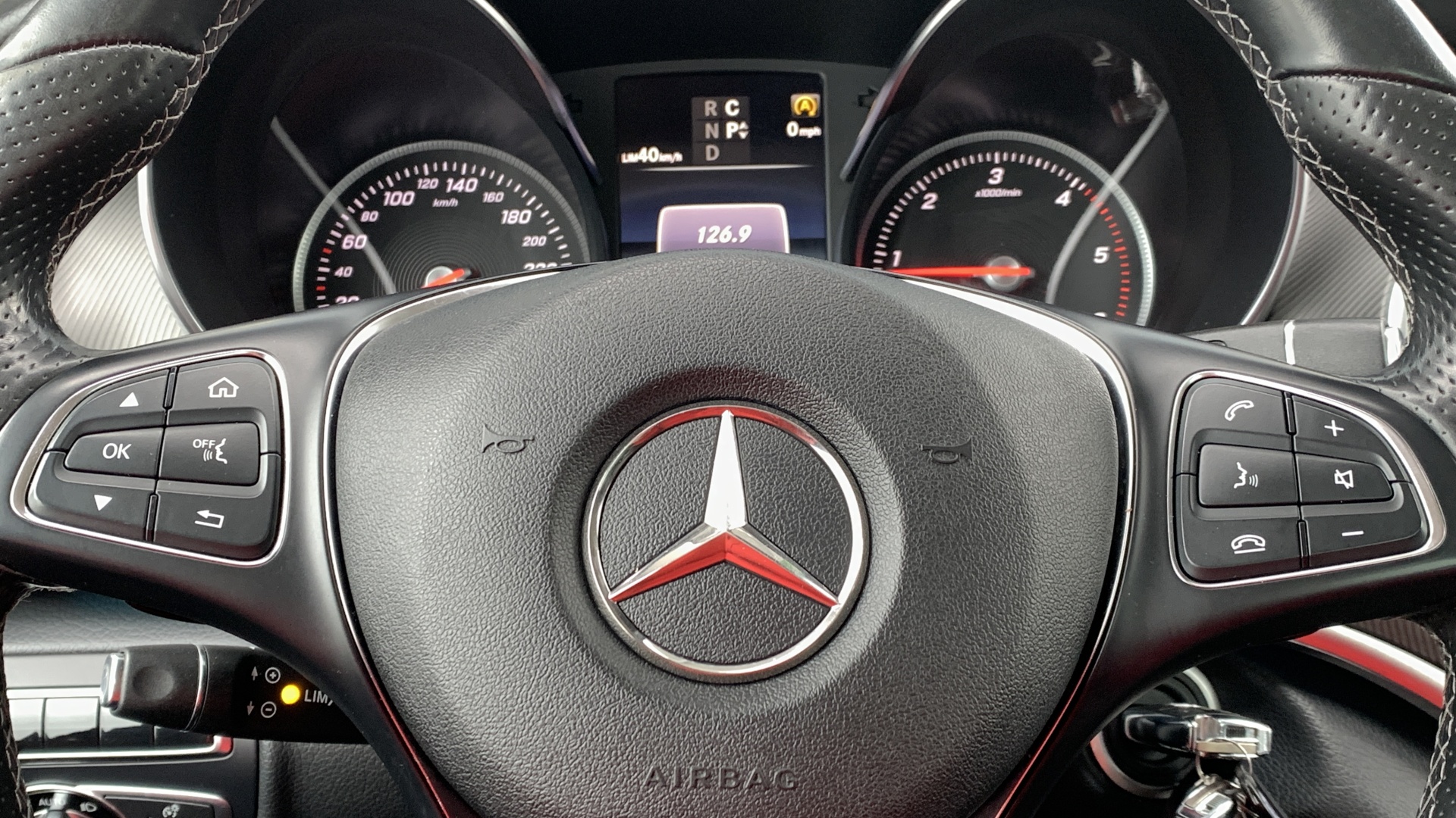 Mercedes-Benz комплектация Business двигатель 2.1 литра (190 л.с.) Черный
