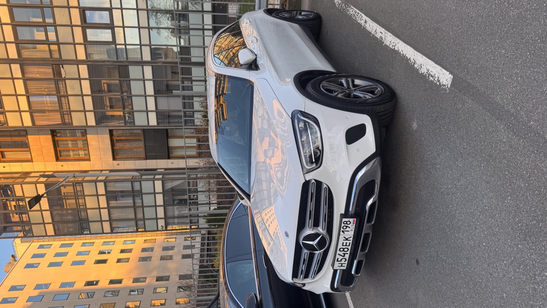 Mercedes-Benz GLC 200 4MATIC комплектация Premium двигатель 2 литра (197 л.с.) Белый
