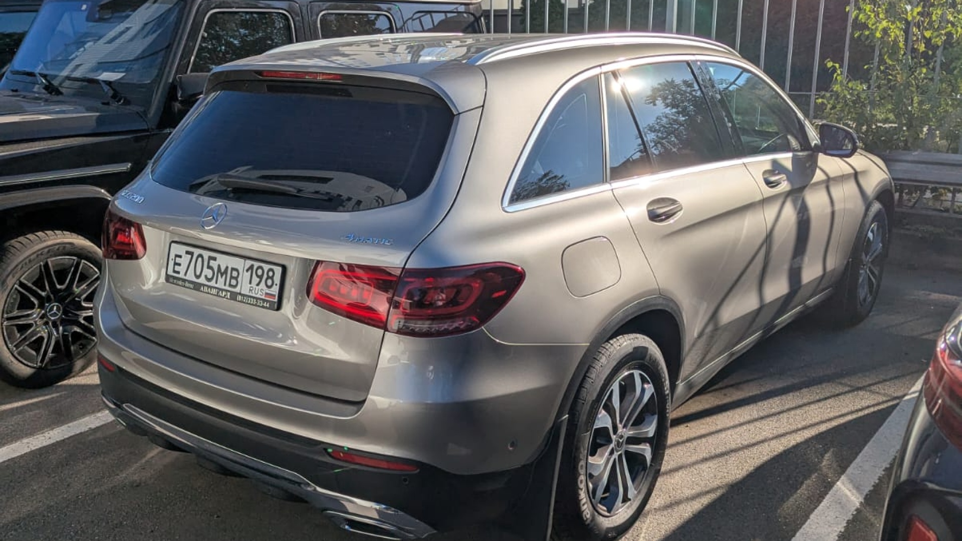 Mercedes-Benz GLC 200 4MATIC комплектация Premium двигатель 2 литра (197 л.с.) Серебристый