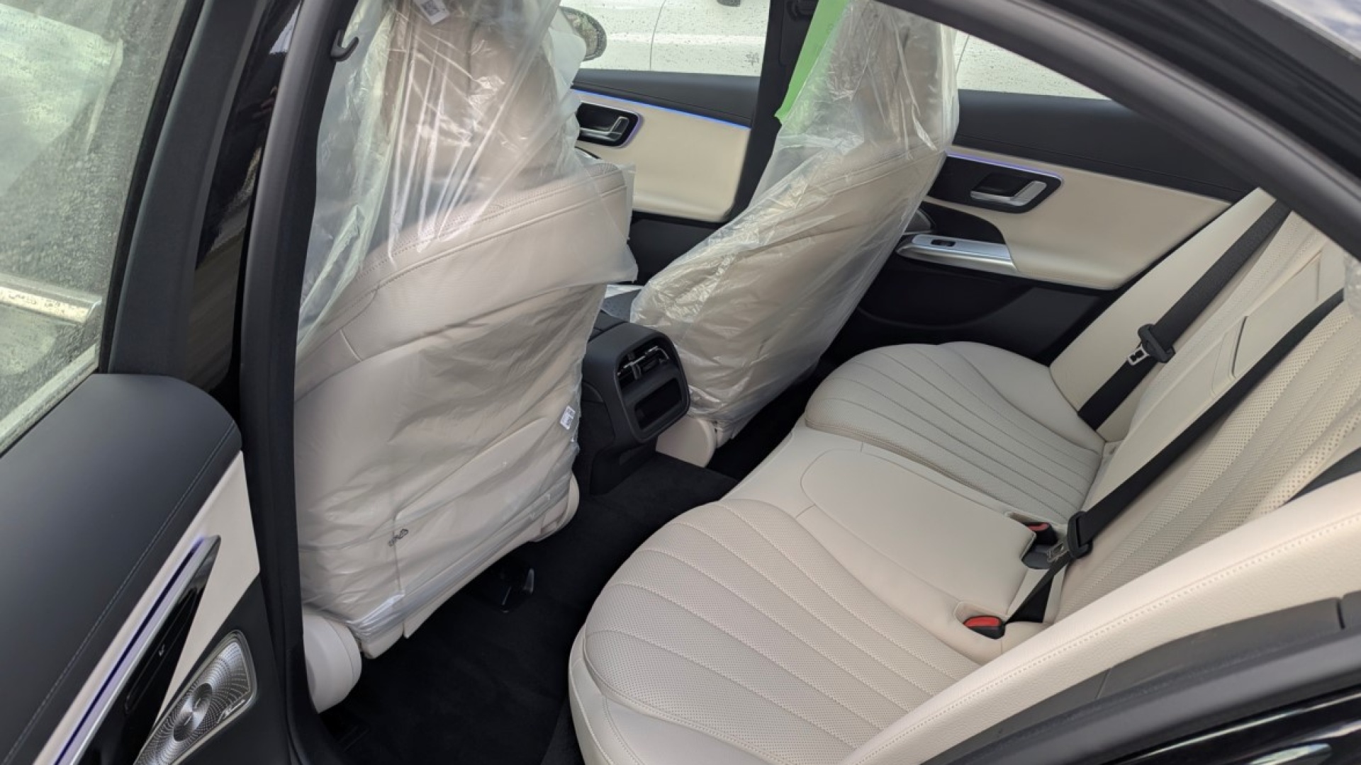 Mercedes-Benz E300 4MATIC комплектация Sport Plus двигатель 2 литра (258 л.с.) Черный