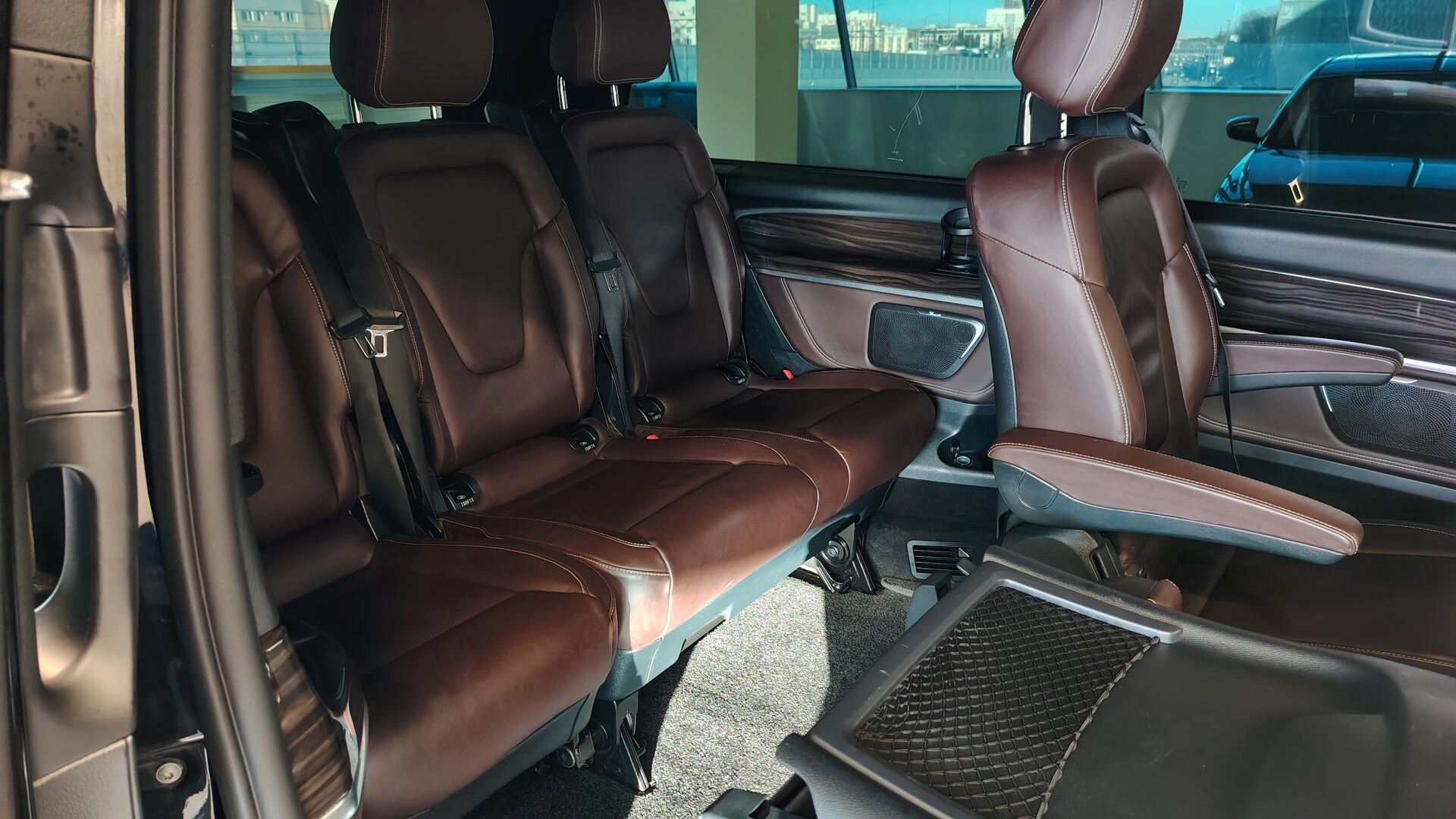 Mercedes-Benz двигатель 2.1 литра (190 л.с.) Черный