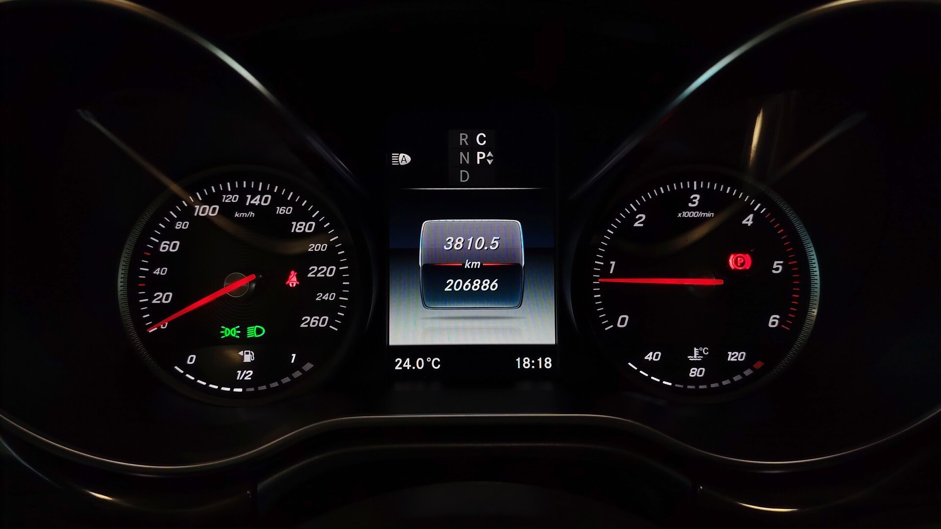 Mercedes-Benz двигатель 2.1 литра (190 л.с.) Черный