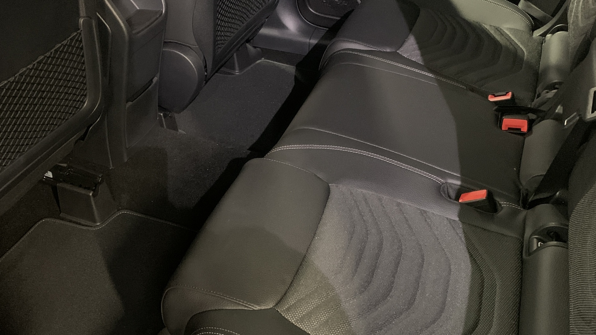 Mercedes-Benz GLB 200 комплектация Style двигатель 1.3 литра (150 л.с.) Белый