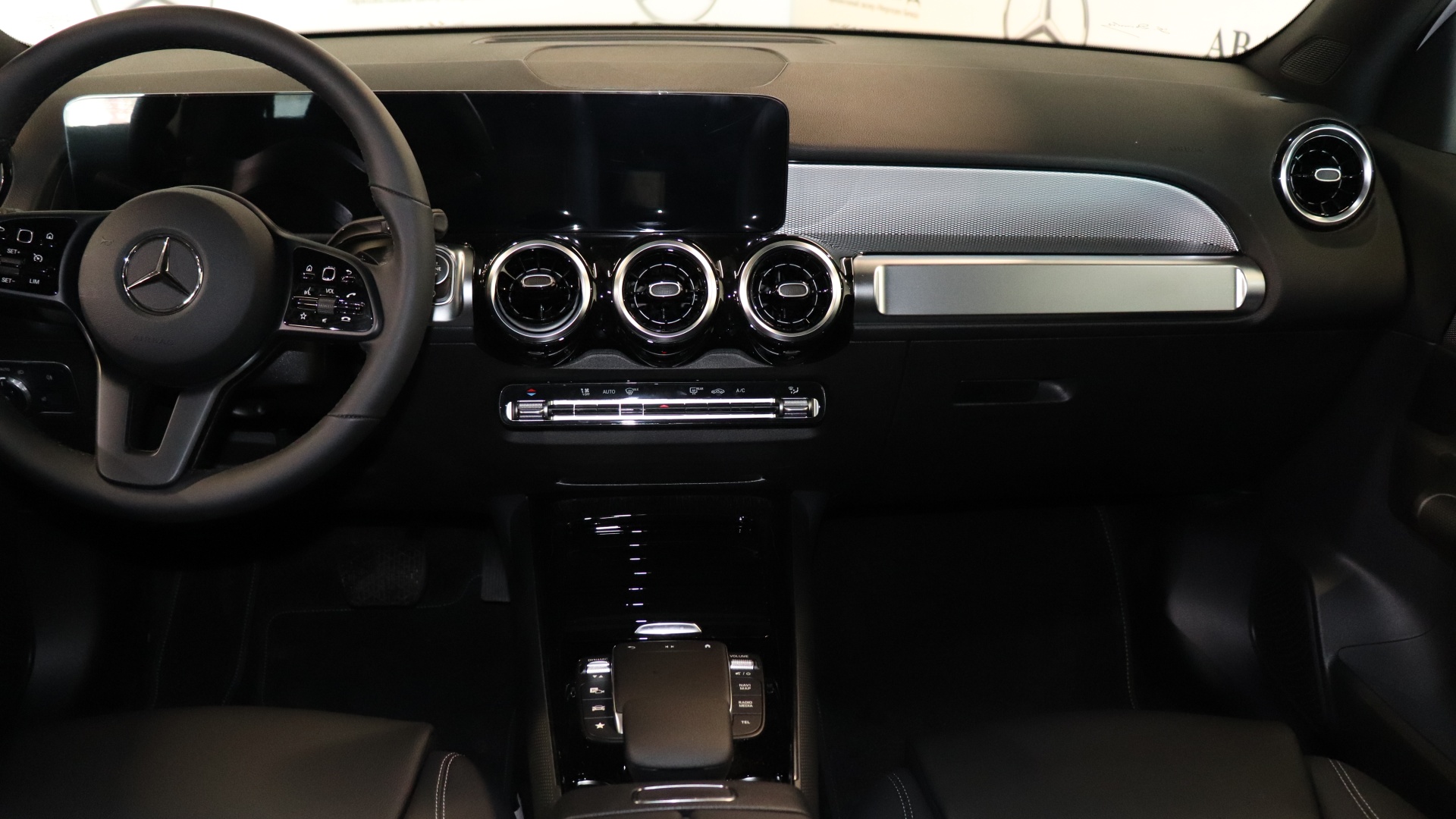 Mercedes-Benz GLB 200 комплектация Style двигатель 1.3 литра (150 л.с.) Белый