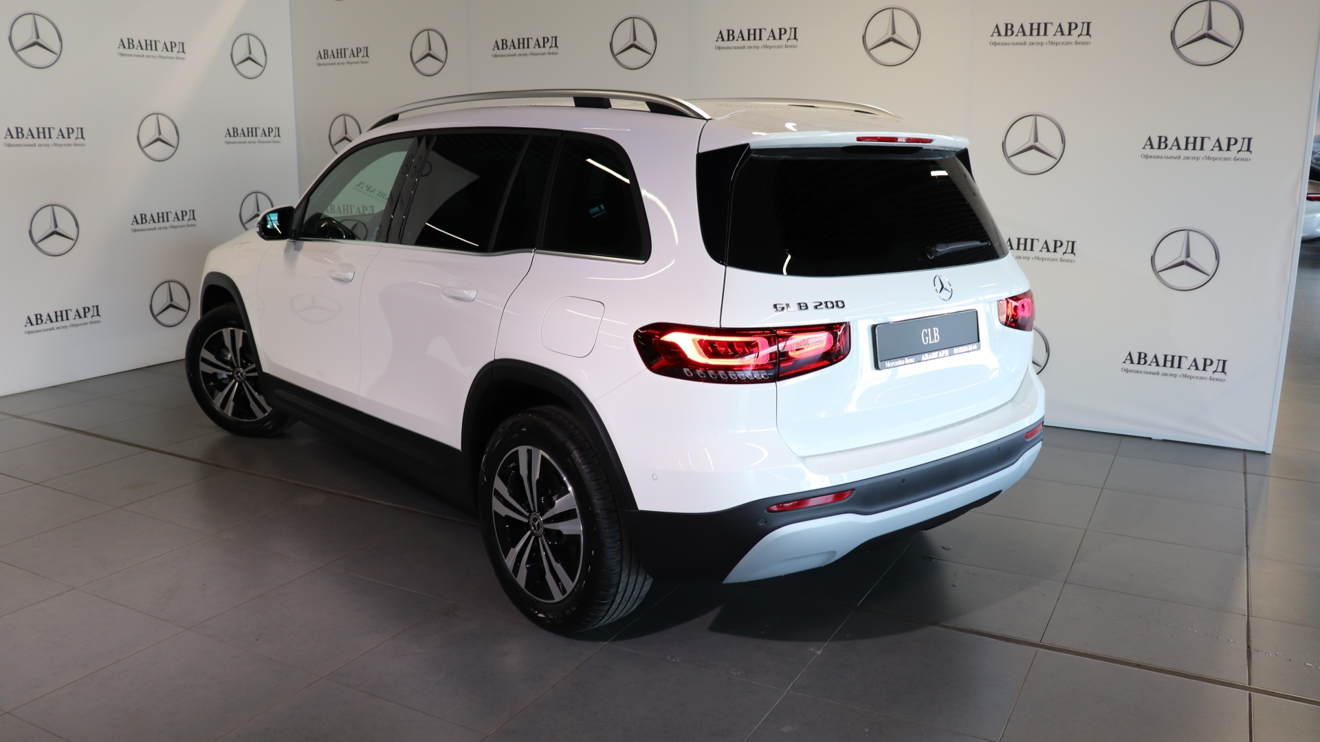 Mercedes-Benz GLB 200 комплектация Style двигатель 1.3 литра (150 л.с.) Белый