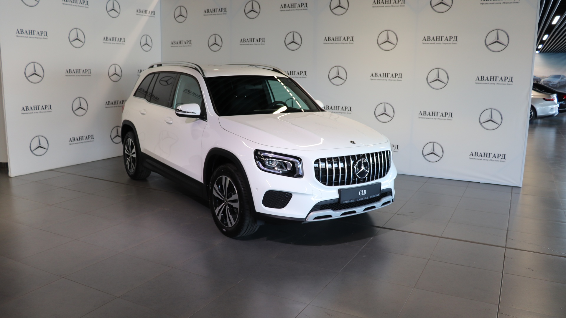 Mercedes-Benz GLB 200 комплектация Style двигатель 1.3 литра (150 л.с.) Белый