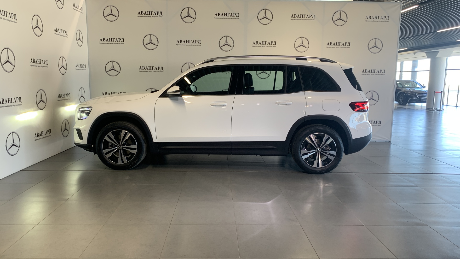 Mercedes-Benz GLB 200 комплектация Style двигатель 1.3 литра (150 л.с.) Белый