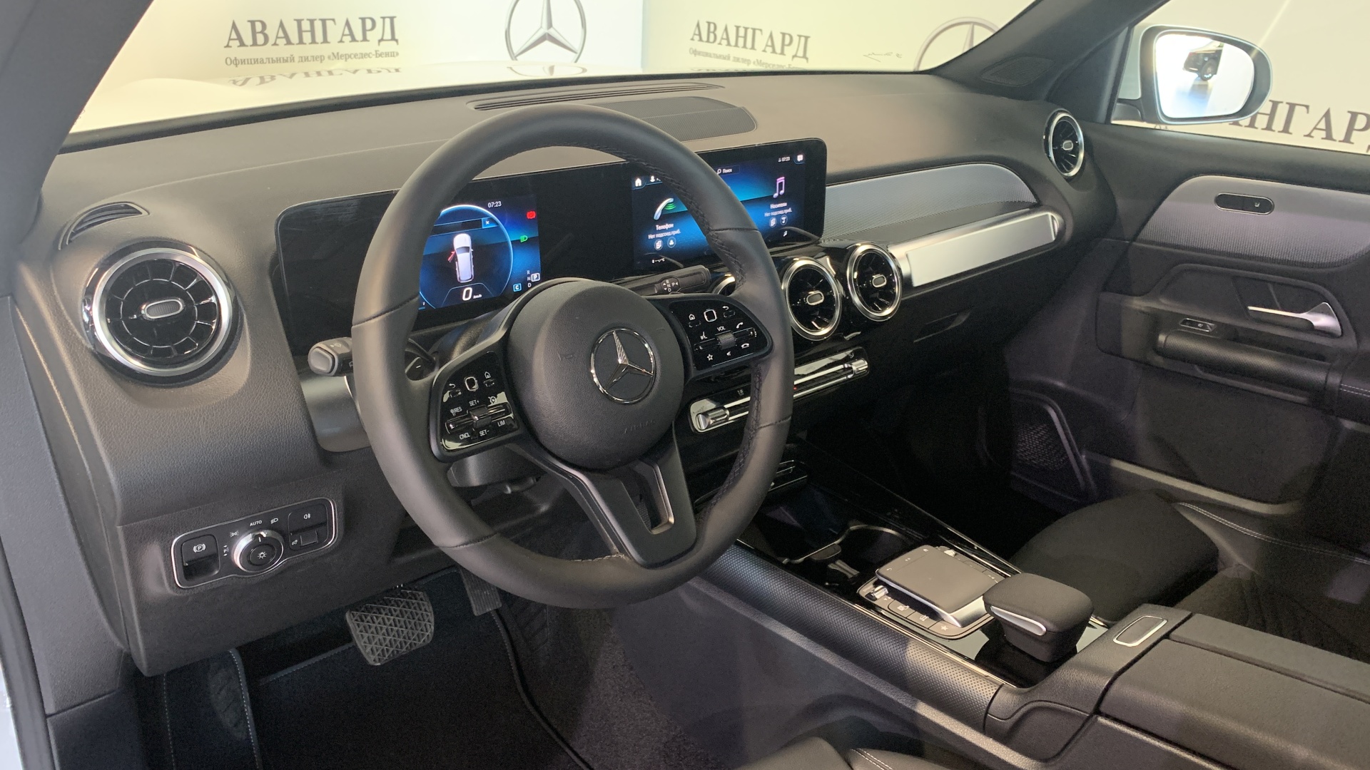 Mercedes-Benz GLB 200 комплектация Style двигатель 1.3 литра (150 л.с.) Белый