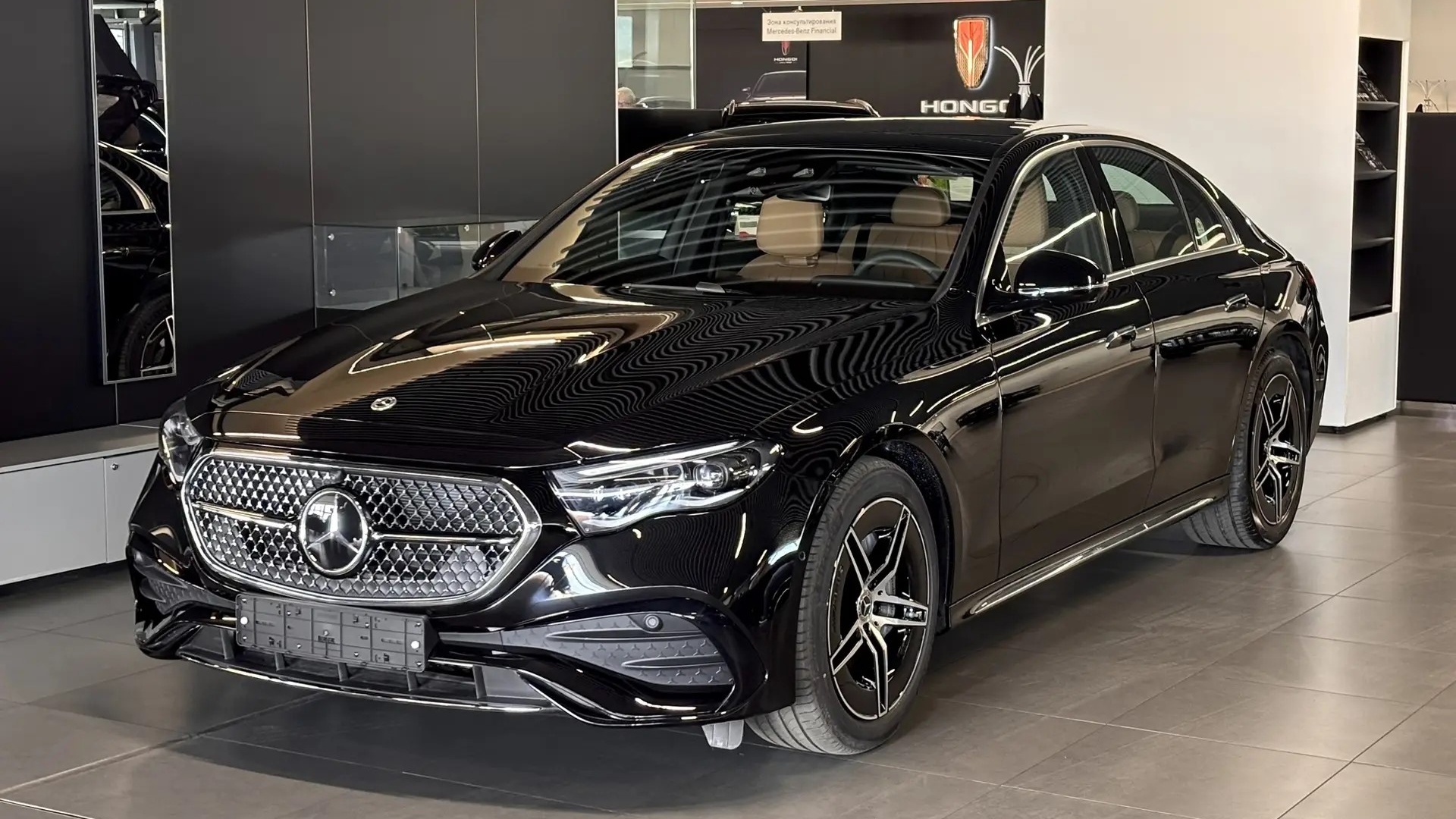 Mercedes-Benz E300 4MATIC комплектация Sport Plus двигатель 2 литра (258 л.с.) Черный
