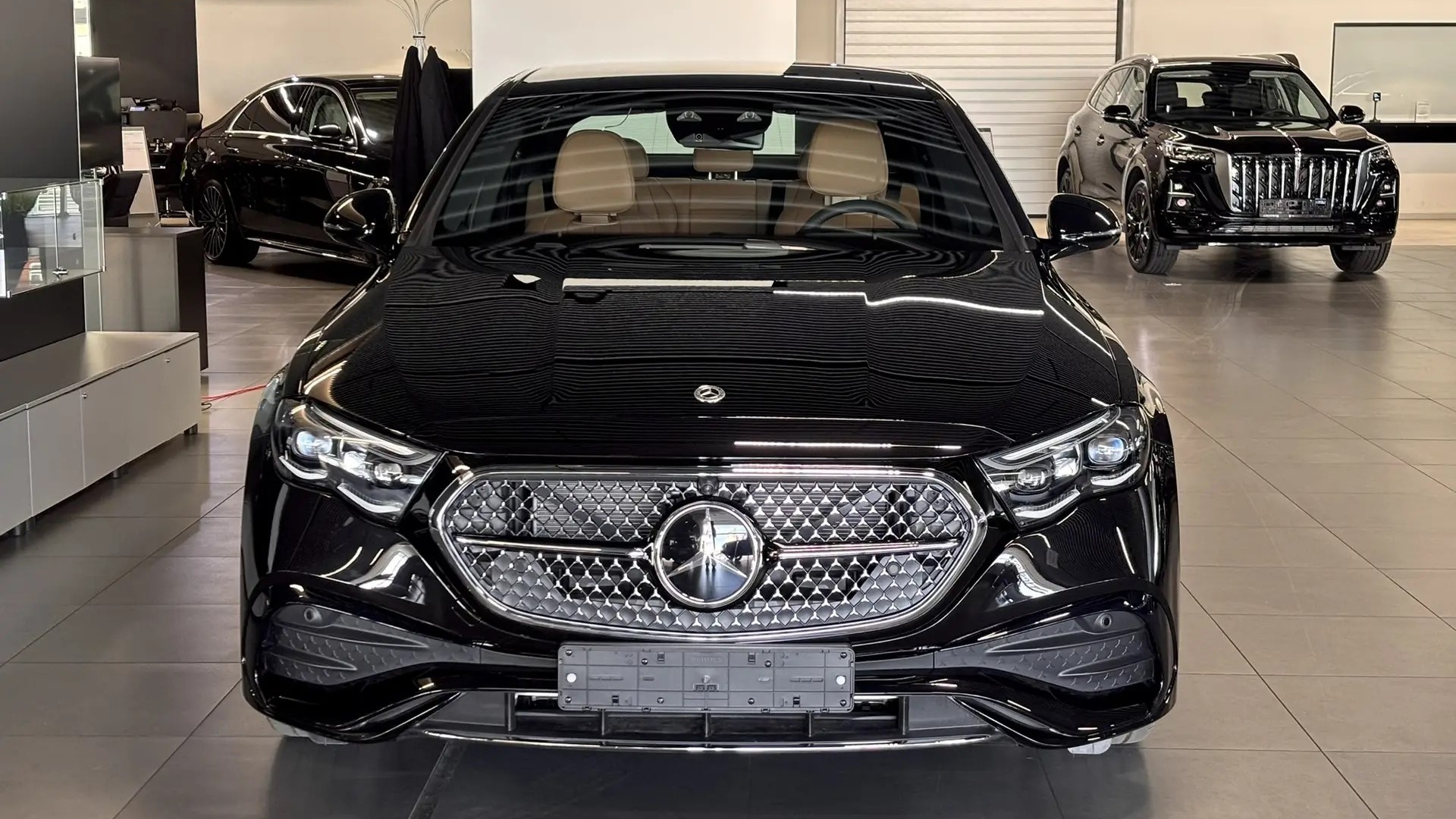 Mercedes-Benz E300 4MATIC комплектация Sport Plus двигатель 2 литра (258 л.с.) Черный