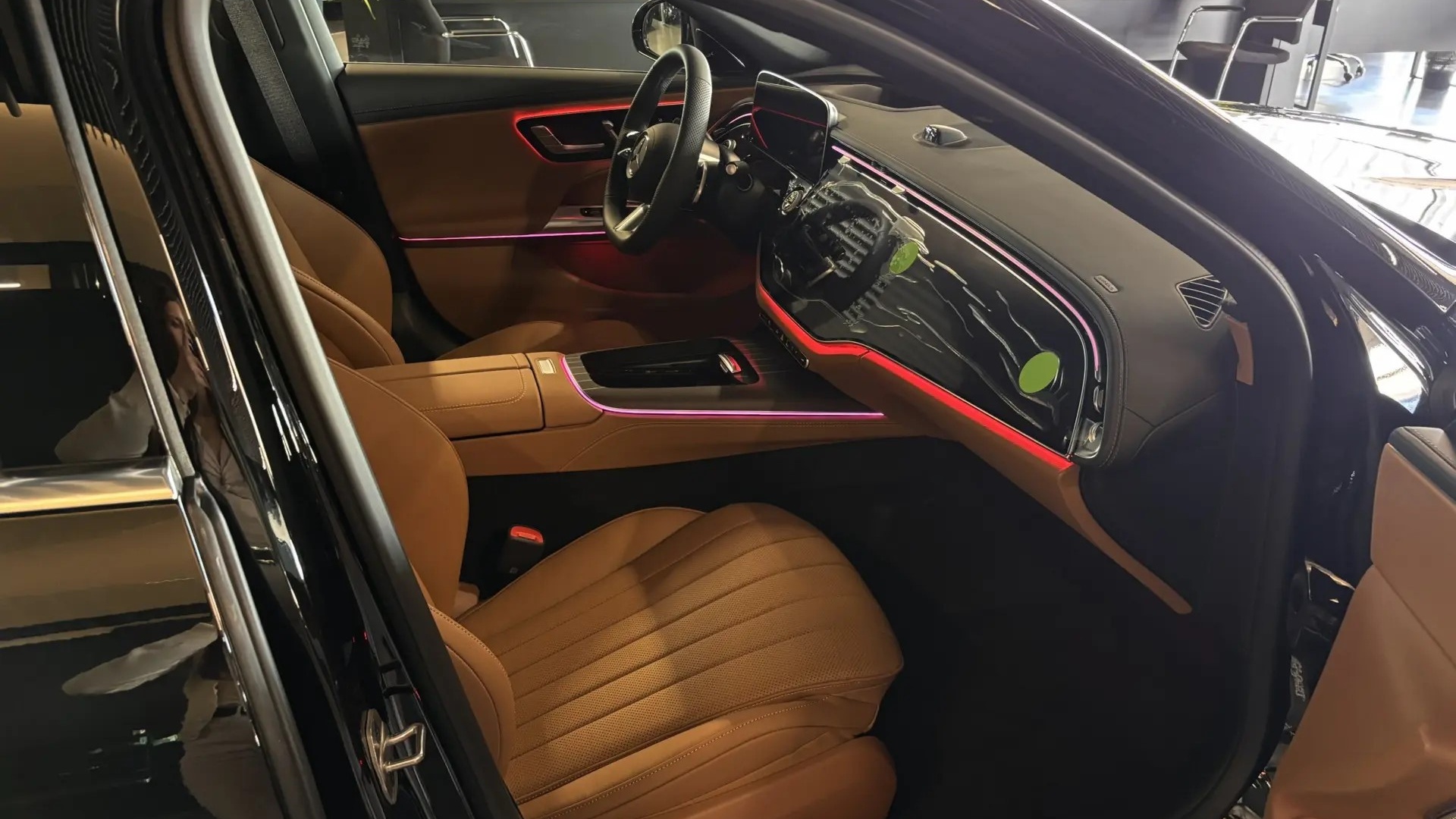 Mercedes-Benz E300 4MATIC комплектация Sport Plus двигатель 2 литра (258 л.с.) Черный