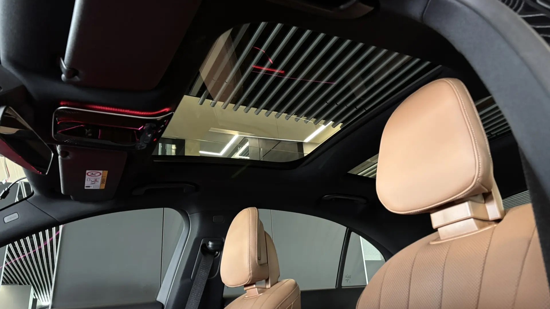 Mercedes-Benz E300 4MATIC комплектация Sport Plus двигатель 2 литра (258 л.с.) Черный