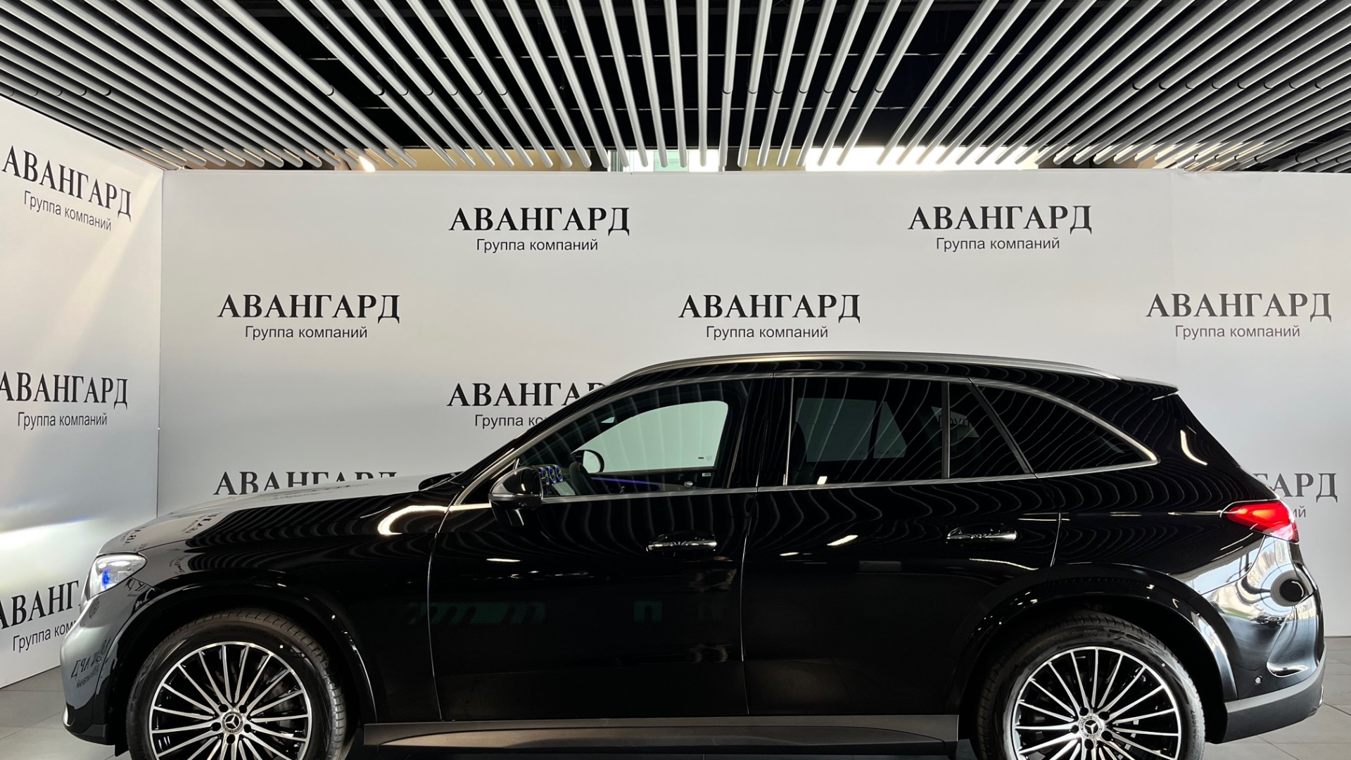 Mercedes-Benz GLC 220 d 4MATIC двигатель 2 литра (194 л.с.) Черный