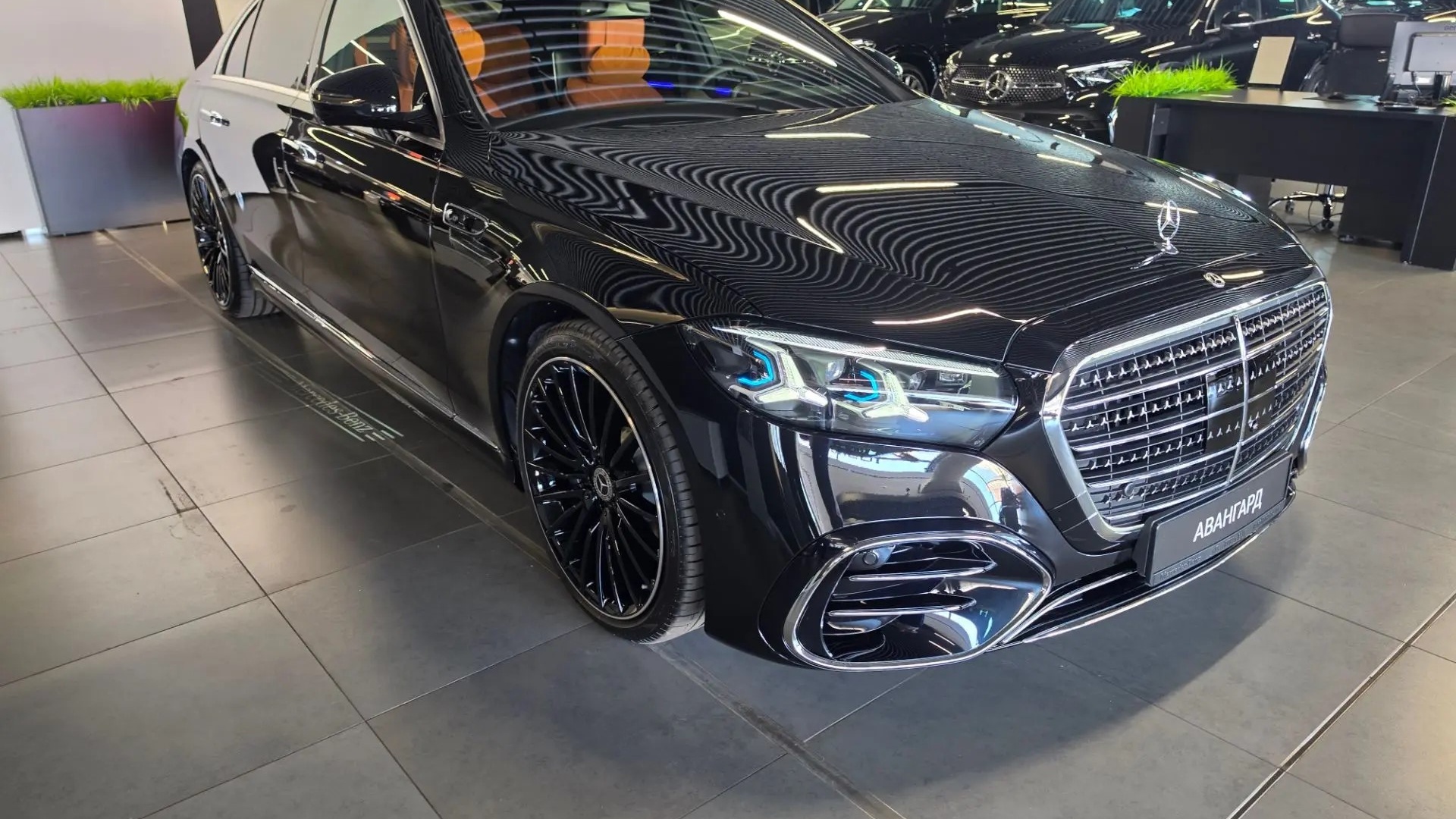 Mercedes-Benz S 450 d 4MATIC комплектация S 450 двигатель 3 литра (367 л.с.) Черный