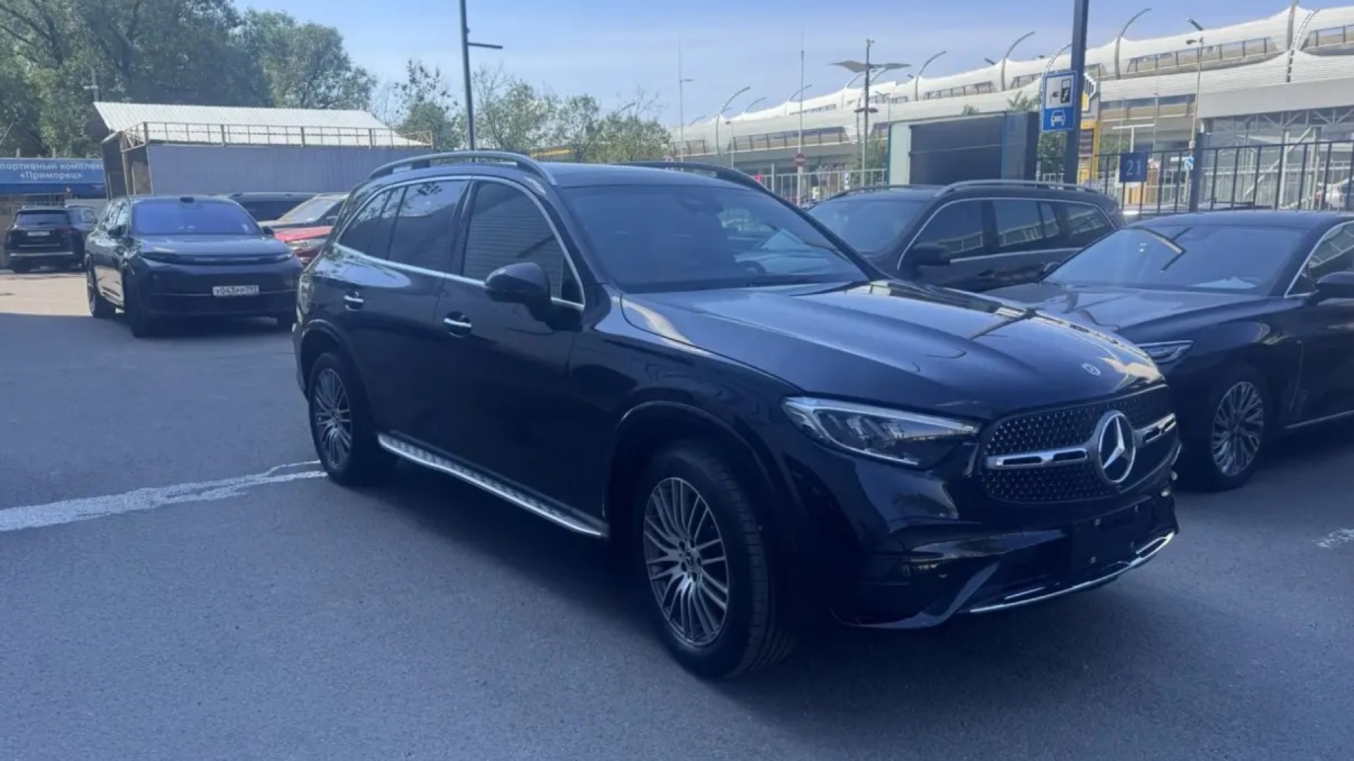 Mercedes-Benz GLC 300 L 4MATIC двигатель 2 литра (258 л.с.) Черный