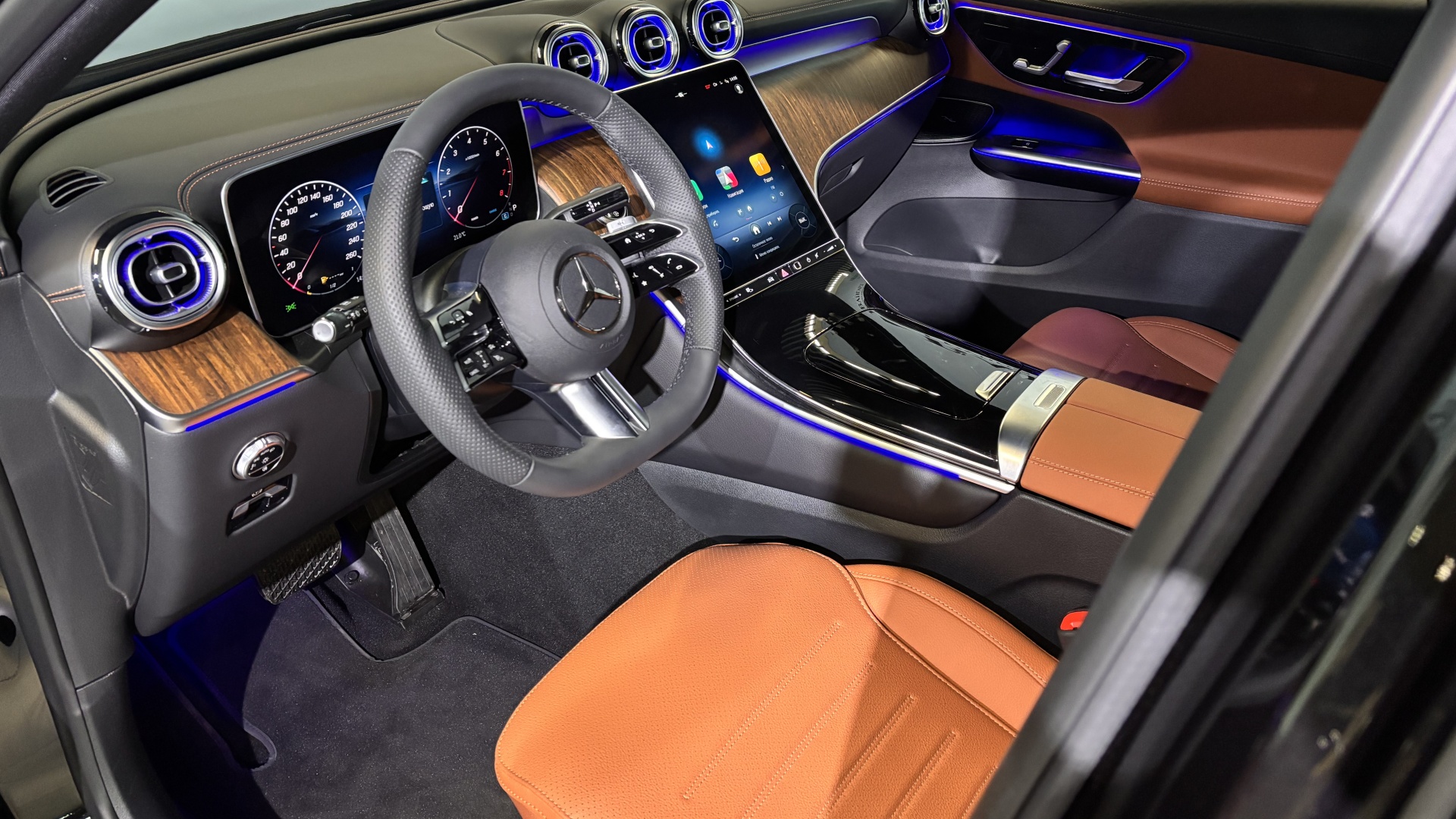 Mercedes-Benz GLC 300 L 4MATIC двигатель 2 литра (258 л.с.) Черный