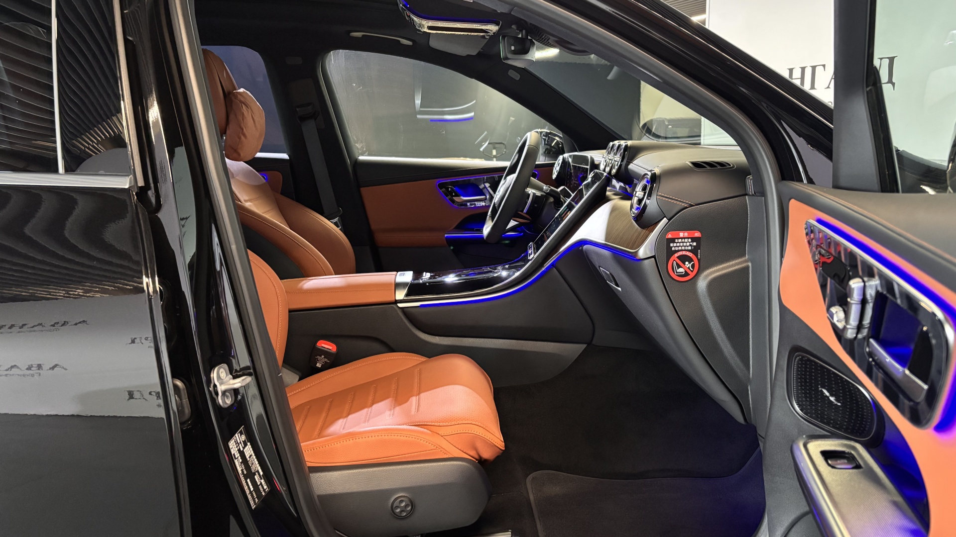 Mercedes-Benz GLC 300 L 4MATIC двигатель 2 литра (258 л.с.) Черный