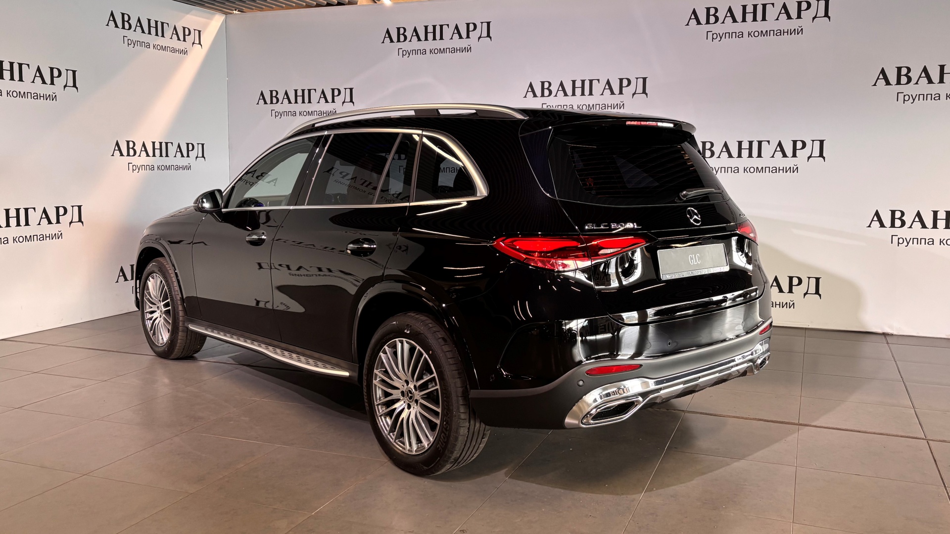 Mercedes-Benz GLC 300 L 4MATIC двигатель 2 литра (258 л.с.) Черный