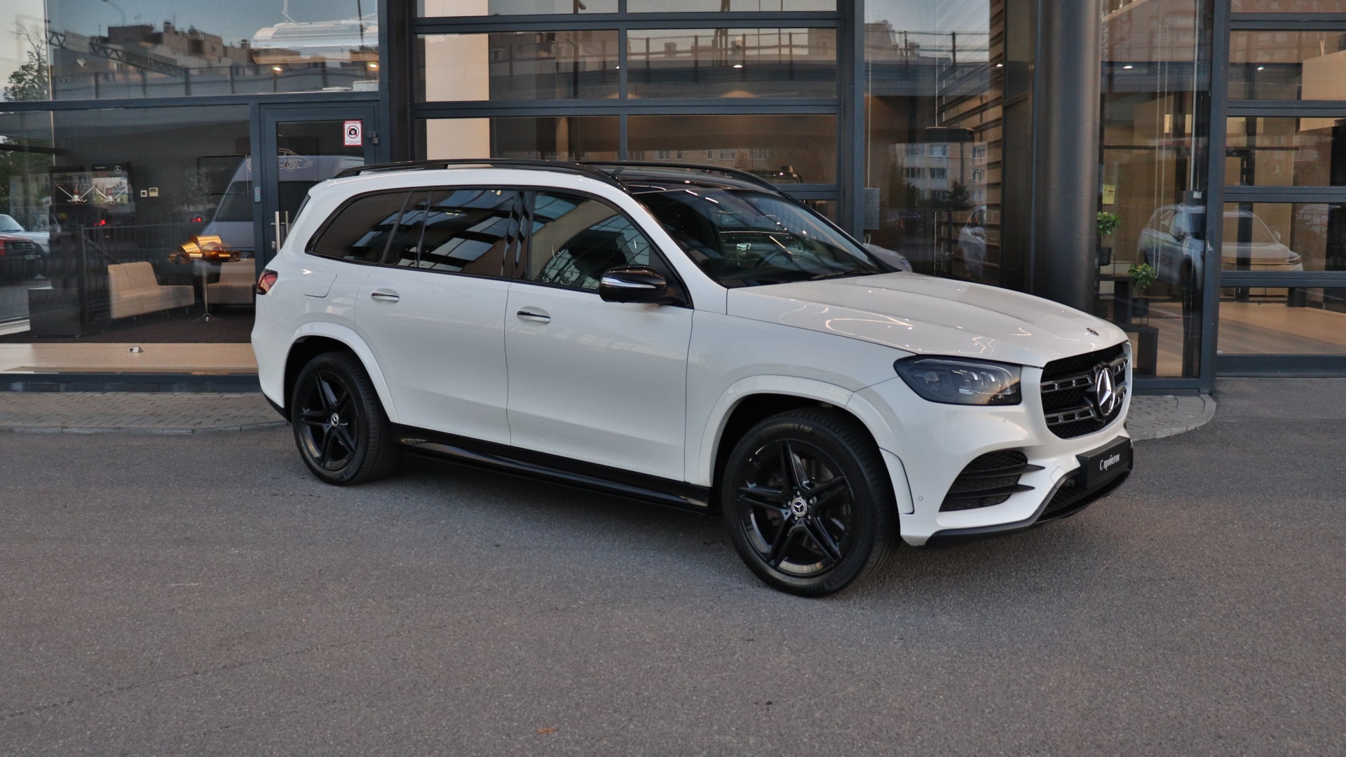 Mercedes-Benz GLS 450 4MATIC комплектация Sport Plus двигатель 3 литра (367 л.с.) Белый