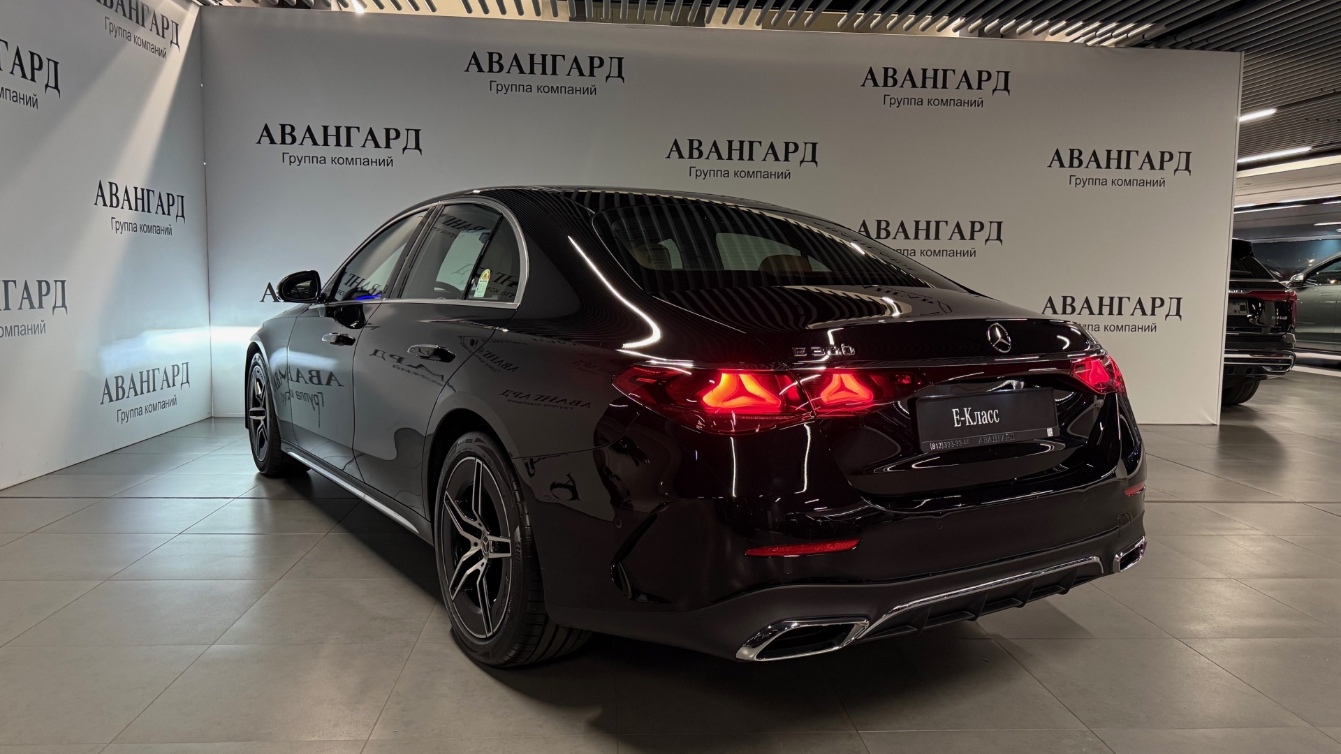 Mercedes-Benz E300 4MATIC комплектация Sport Plus двигатель 2 литра (258 л.с.) Черный