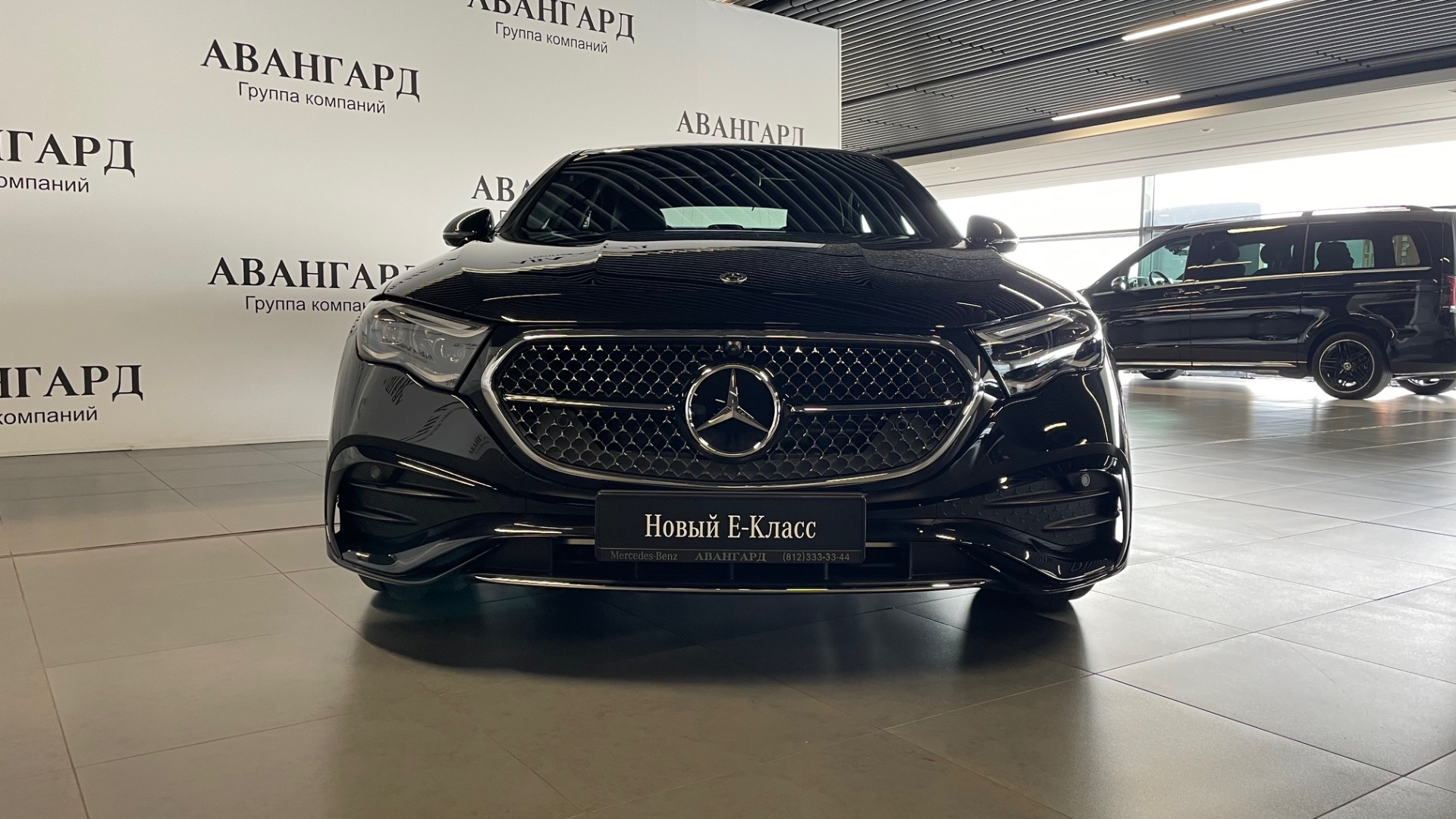 Mercedes-Benz E300 4MATIC комплектация Sport двигатель 2 литра (258 л.с.) Черный
