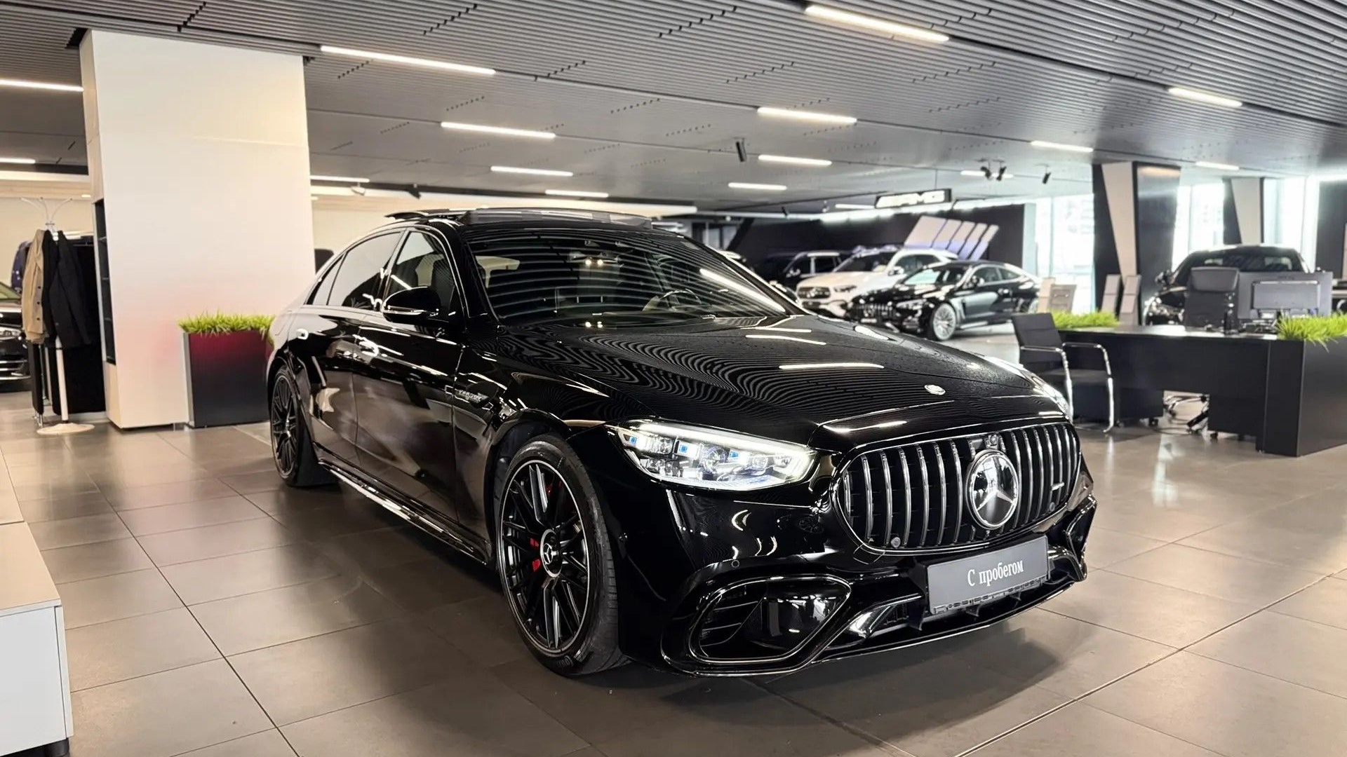 Mercedes-Benz AMG S 63 4MATIC двигатель 4 литра (612 л.с.) Черный
