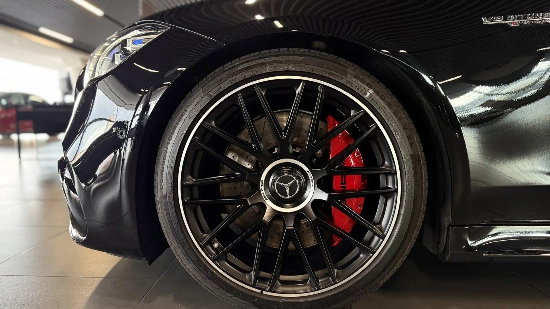 Mercedes-Benz AMG S 63 4MATIC двигатель 4 литра (612 л.с.) Черный
