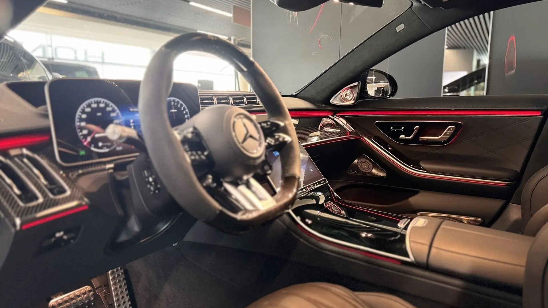 Mercedes-Benz AMG S 63 4MATIC двигатель 4 литра (612 л.с.) Черный