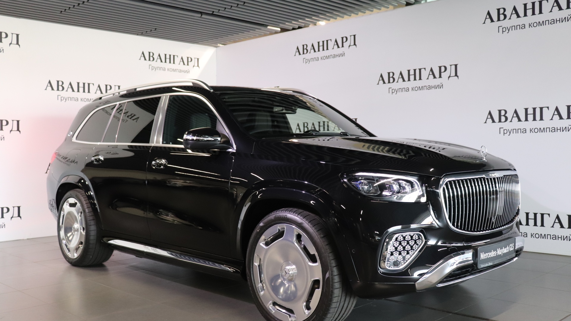 Mercedes-Benz Maybach GLS 600 4MATIC двигатель 4 литра (558 л.с.) Черный