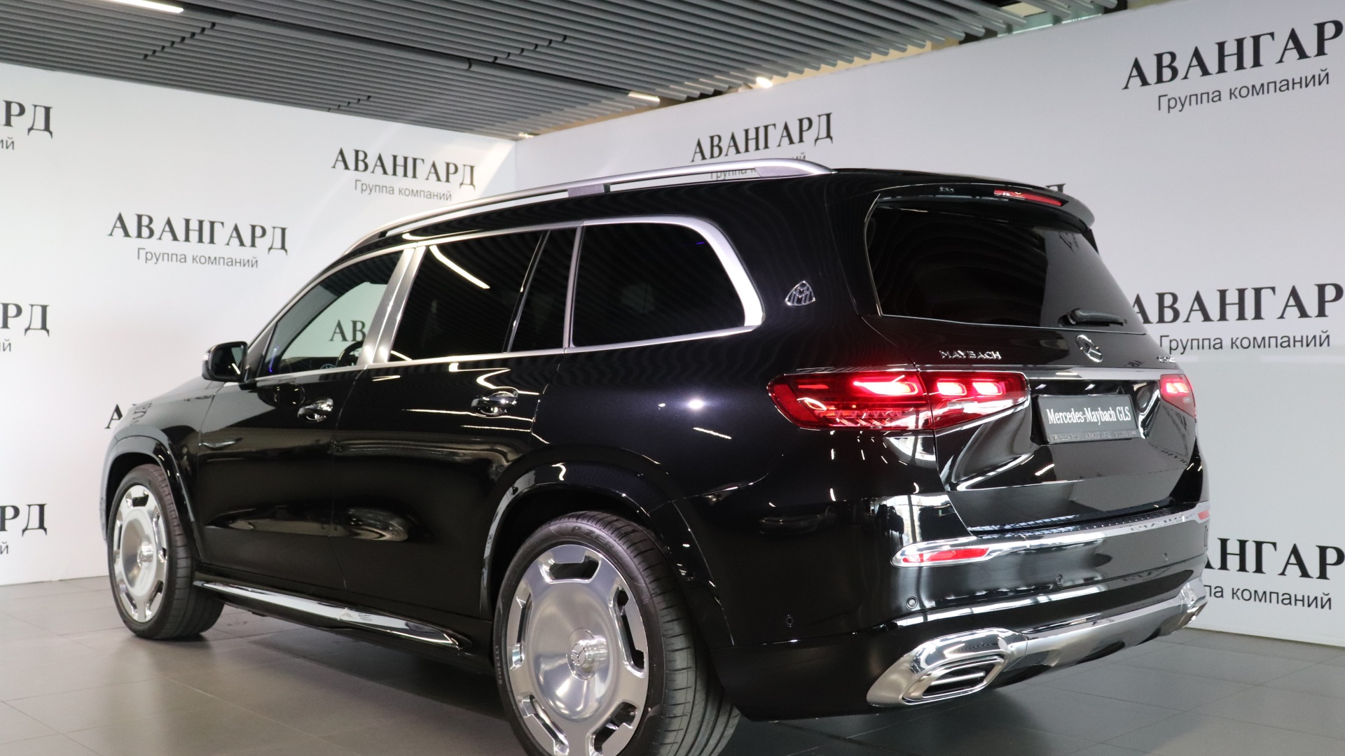 Mercedes-Benz Maybach GLS 600 4MATIC двигатель 4 литра (558 л.с.) Черный