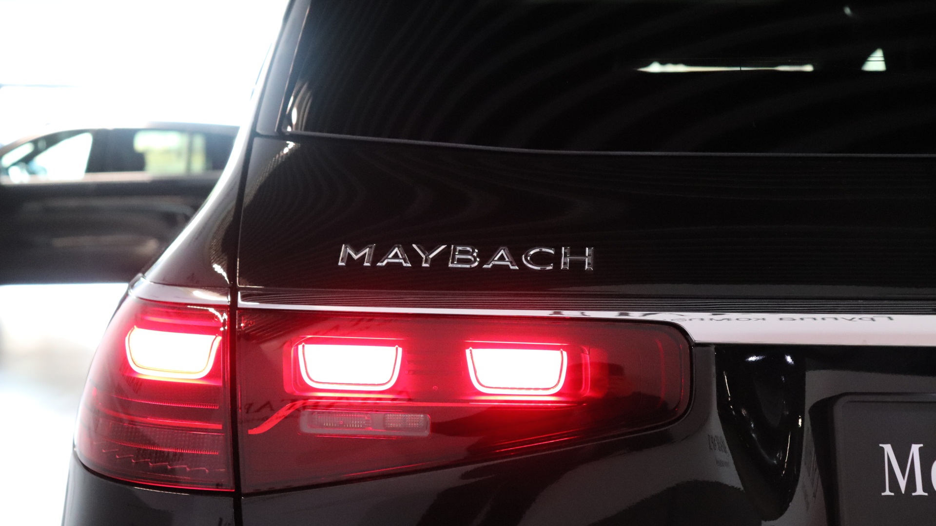 Mercedes-Benz Maybach GLS 600 4MATIC двигатель 4 литра (558 л.с.) Черный