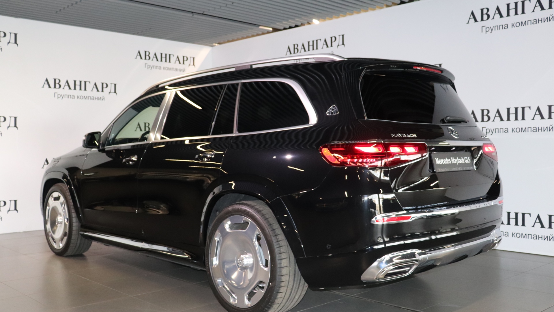 Mercedes-Benz Maybach GLS 600 4MATIC двигатель 4 литра (558 л.с.) Черный