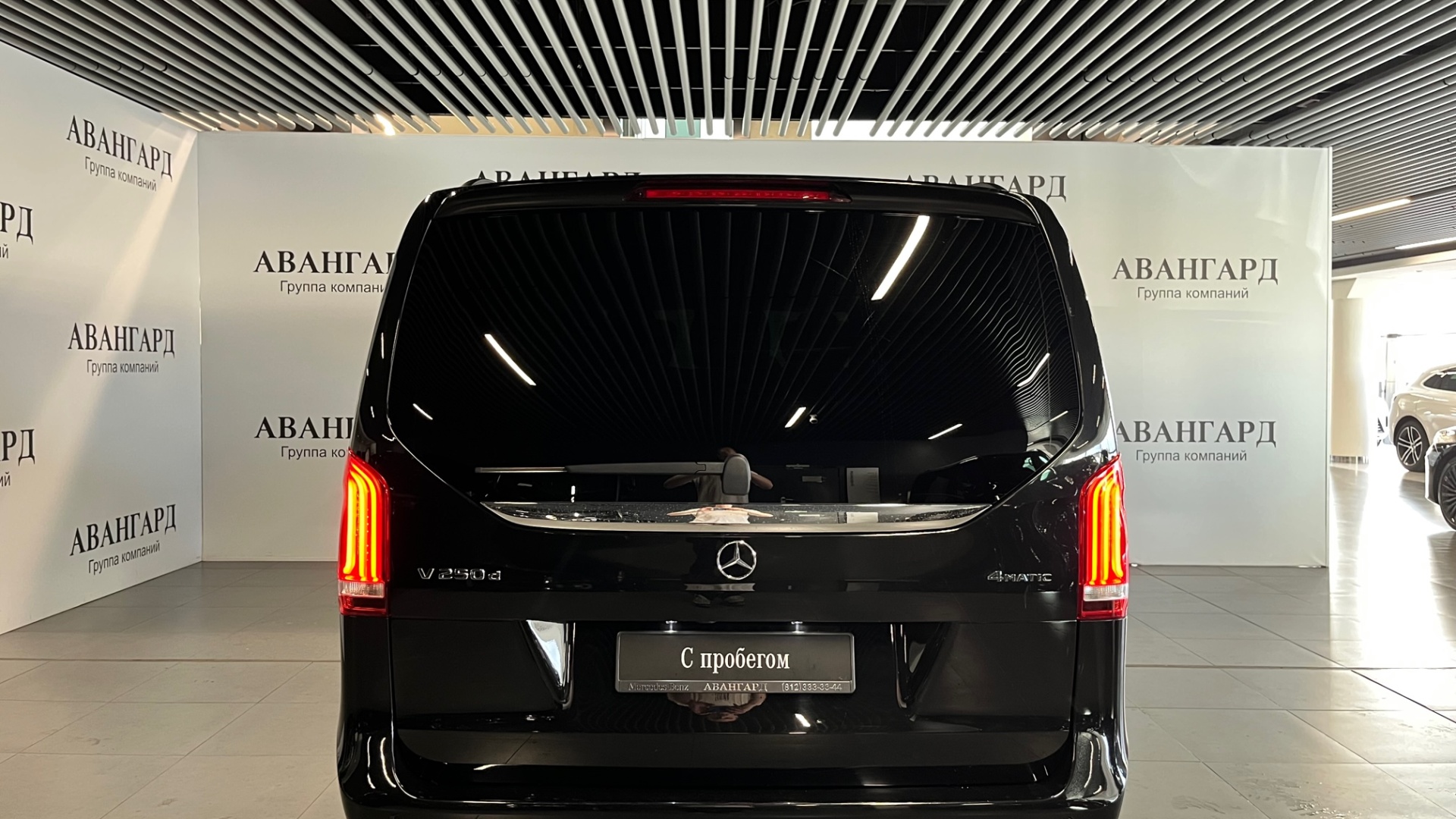 Mercedes-Benz комплектация EXCLUSIVE / L 250 d двигатель 2.1 литра (190 л.с.) Черный